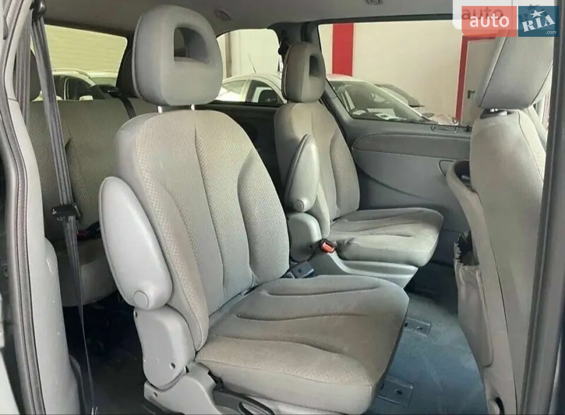 Chrysler Voyager 2007 VIN 1A8GYN2787Y594002 фото оголошення 2 з 8