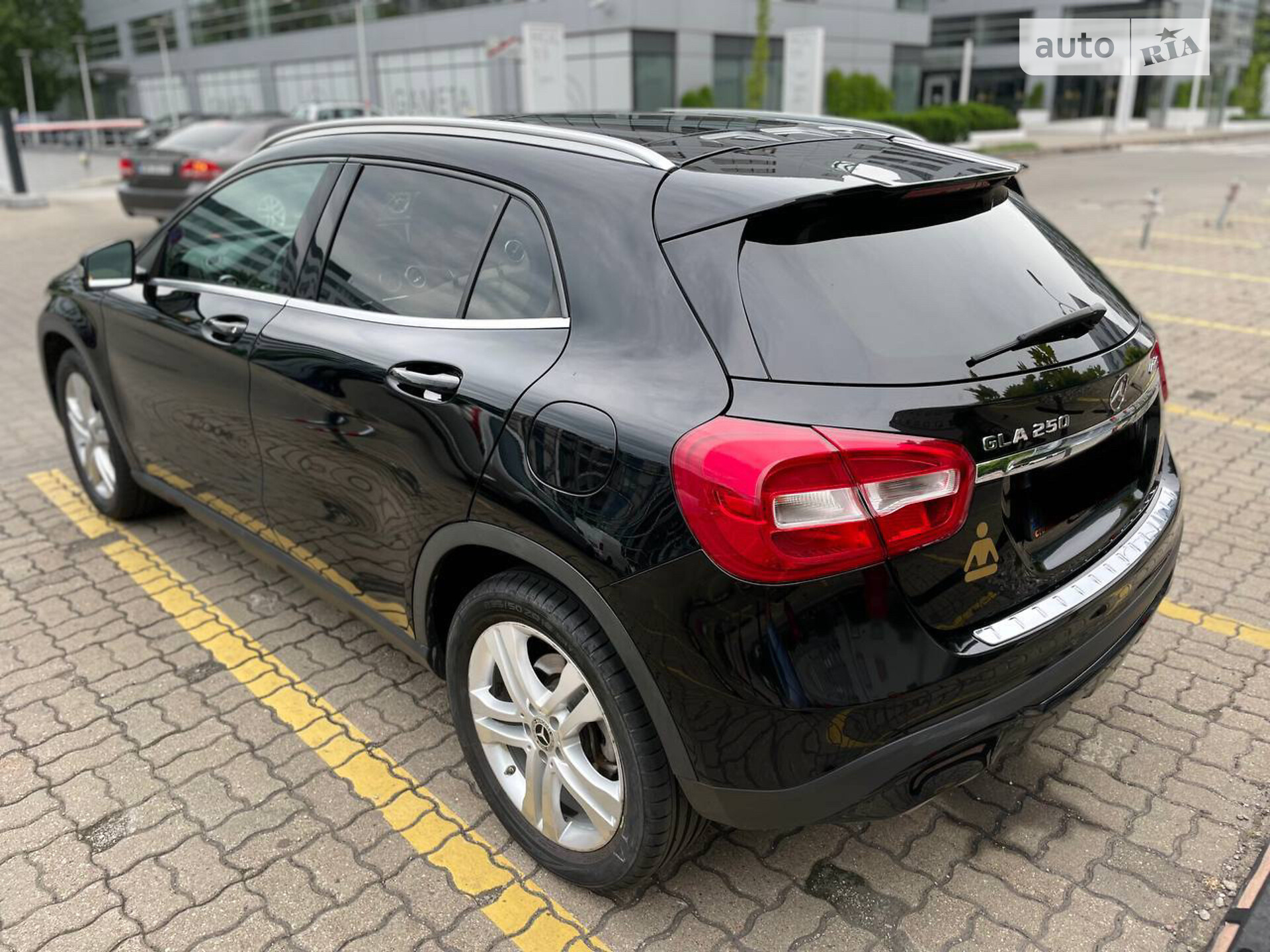 Mercedes-Benz GLA-Class 2018 VIN WDCTG4GB2JJ491278 фото оголошення 9 з 18