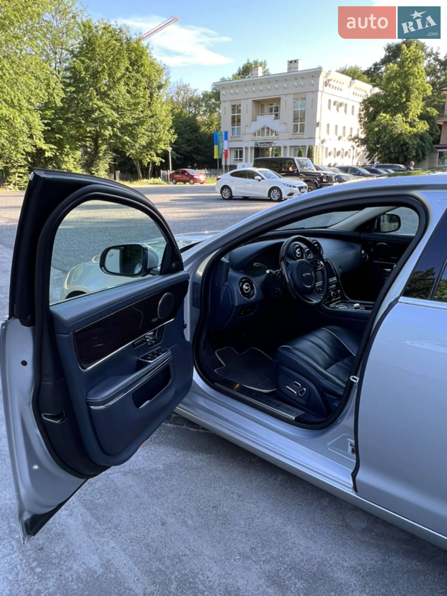 Jaguar XJ 2013 VIN SAJAJ16H5D8V50601 фото оголошення 7 з 34