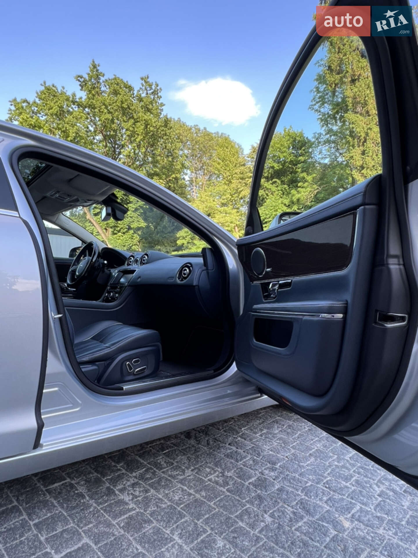 Jaguar XJ 2013 VIN SAJAJ16H5D8V50601 фото оголошення 8 з 34