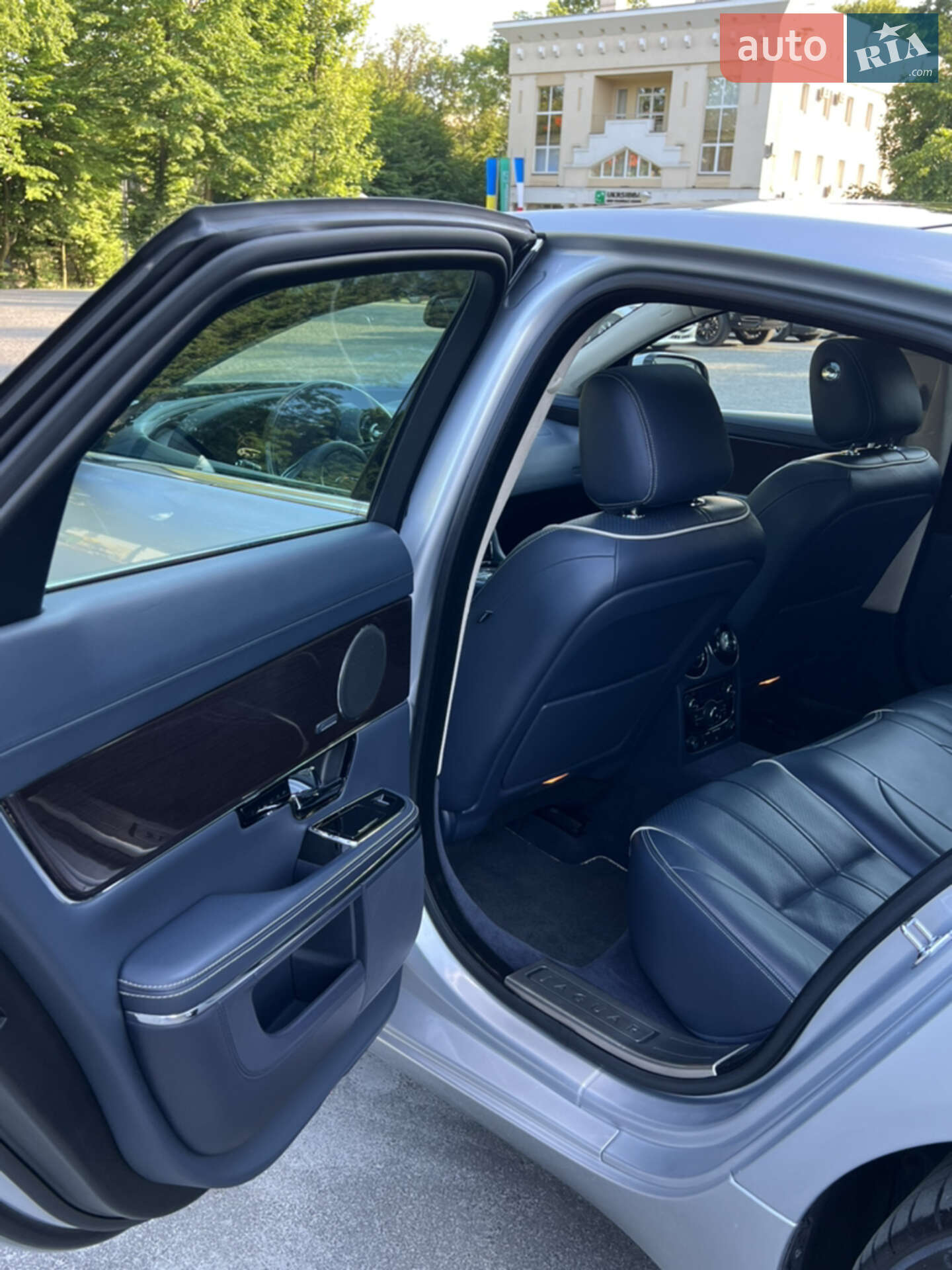 Jaguar XJ 2013 VIN SAJAJ16H5D8V50601 фото оголошення 11 з 34