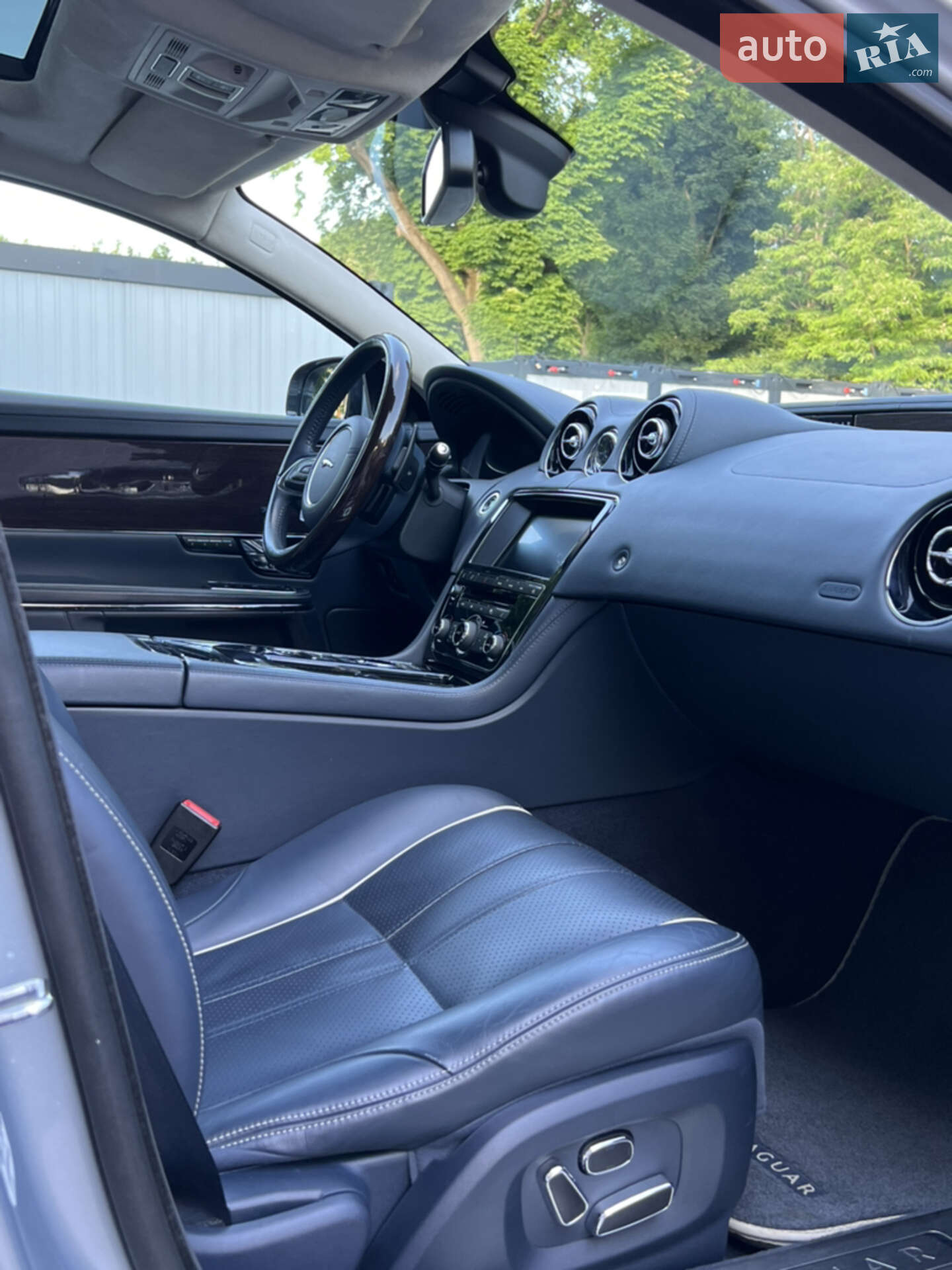 Jaguar XJ 2013 VIN SAJAJ16H5D8V50601 фото оголошення 12 з 34