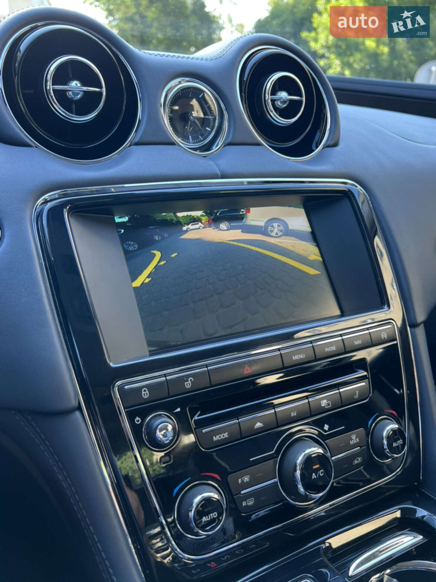Jaguar XJ 2013 VIN SAJAJ16H5D8V50601 фото оголошення 19 з 34