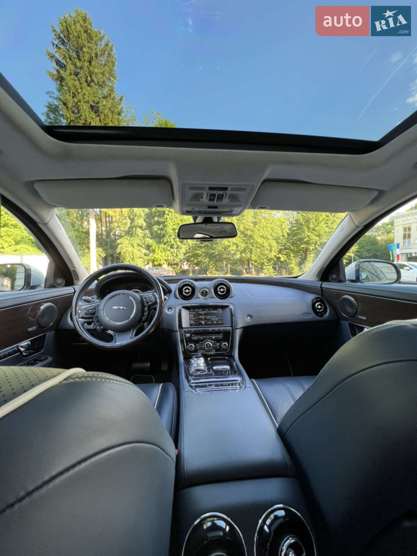 Jaguar XJ 2013 VIN SAJAJ16H5D8V50601 фото оголошення 22 з 34