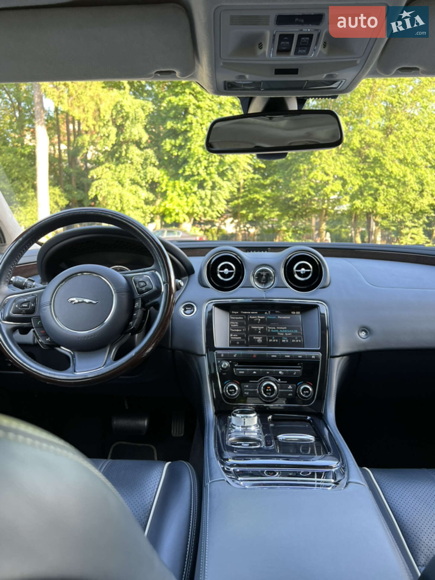 Jaguar XJ 2013 VIN SAJAJ16H5D8V50601 фото оголошення 24 з 34