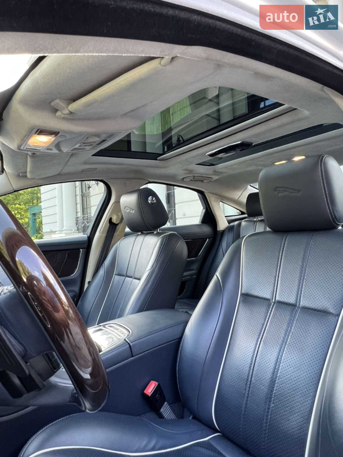 Jaguar XJ 2013 VIN SAJAJ16H5D8V50601 фото оголошення 25 з 34