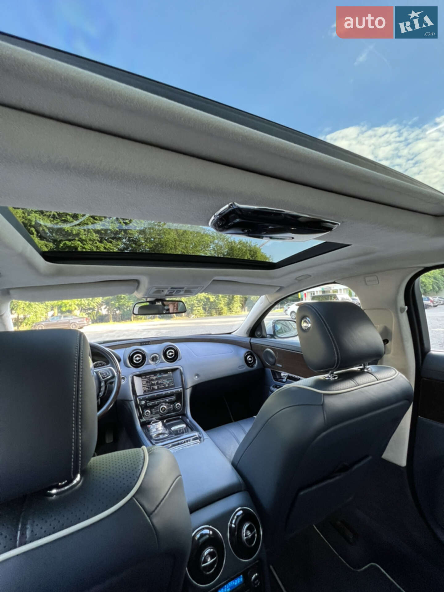 Jaguar XJ 2013 VIN SAJAJ16H5D8V50601 фото оголошення 26 з 34
