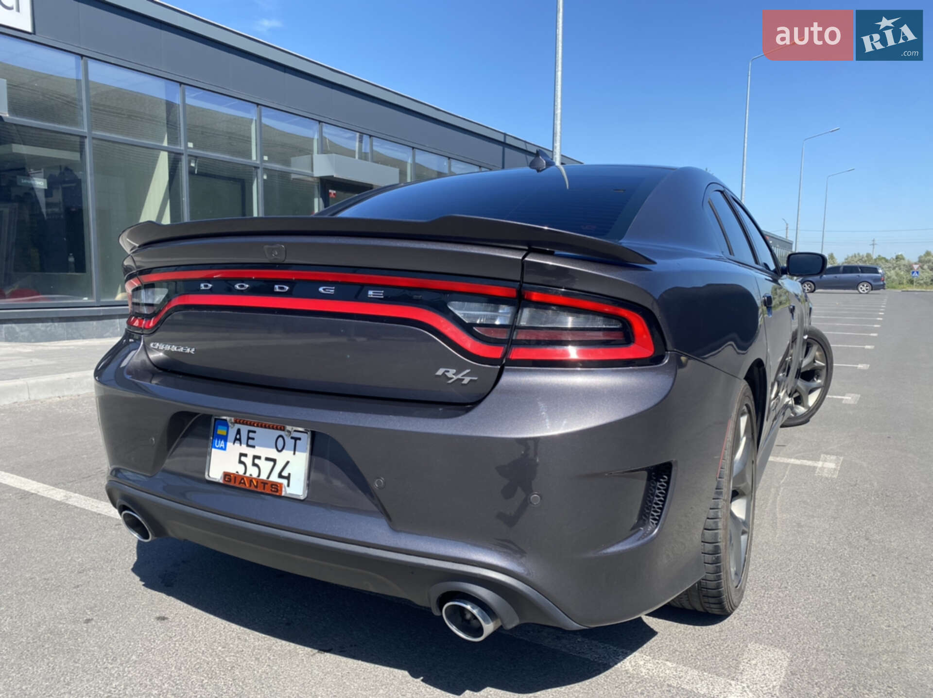 Dodge Charger 2019 VIN 2C3CDXCT6KH598002 фото оголошення 4 з 5