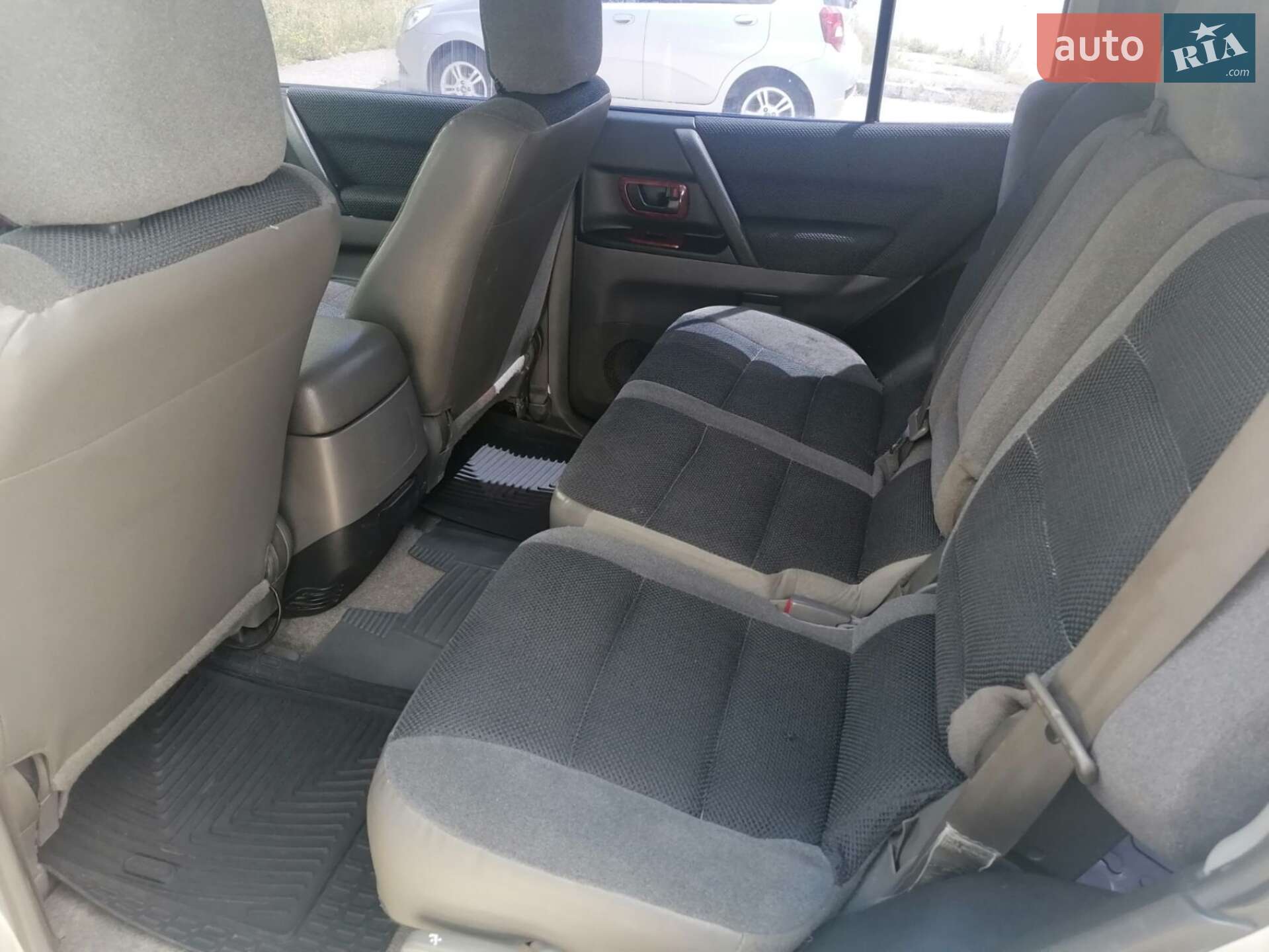 Mitsubishi Pajero Wagon 2000 VIN JMBLNV74W1J000261 фото оголошення 3 з 19