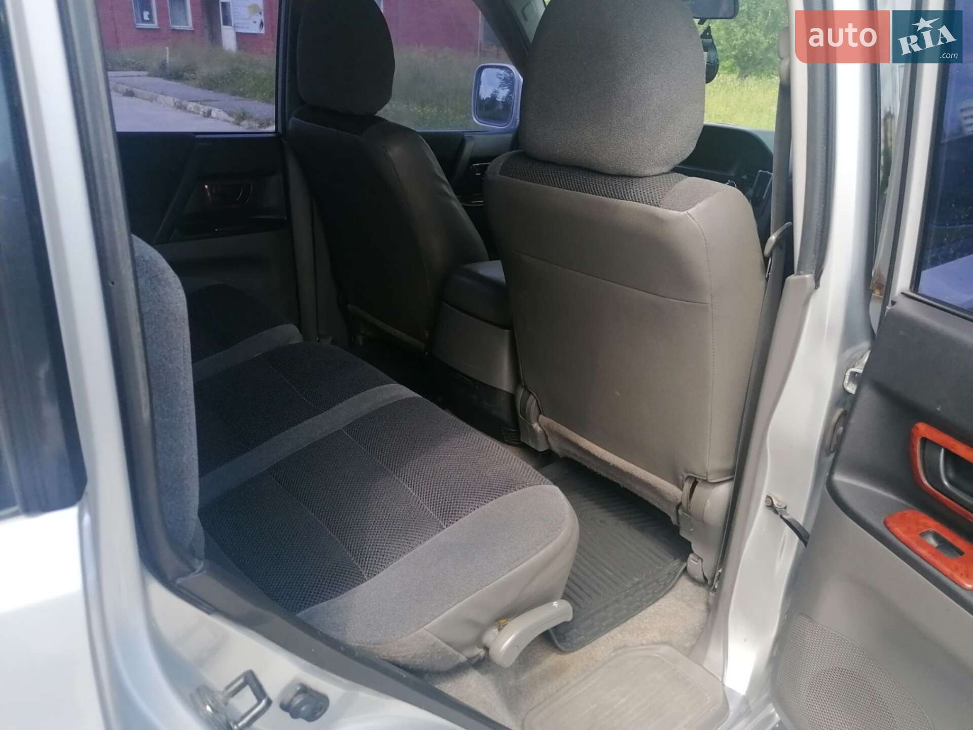 Mitsubishi Pajero Wagon 2000 VIN JMBLNV74W1J000261 фото оголошення 18 з 19
