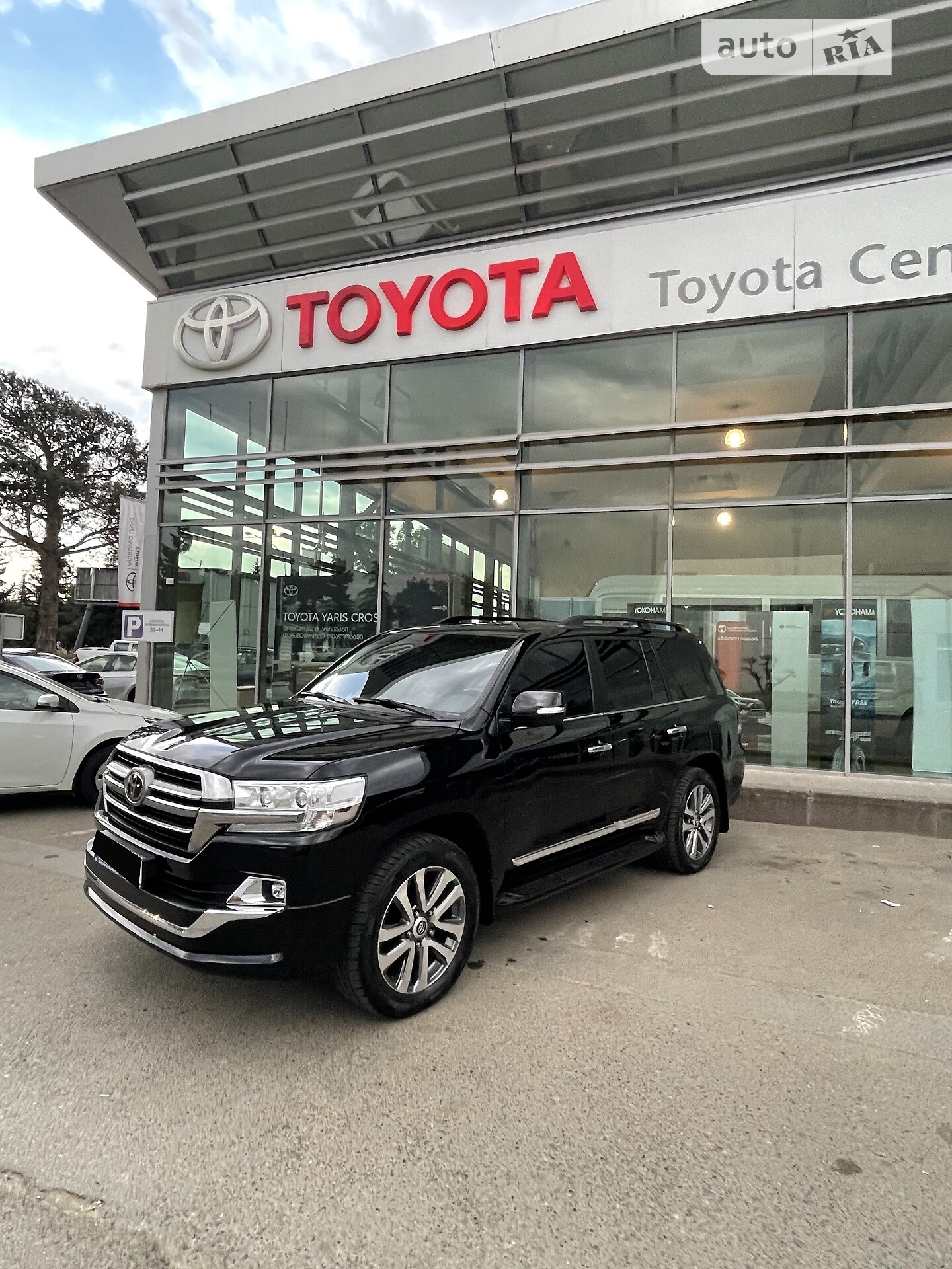 Toyota Land Cruiser 2019 VIN JTMCV02J404275772 фото оголошення 2 з 22