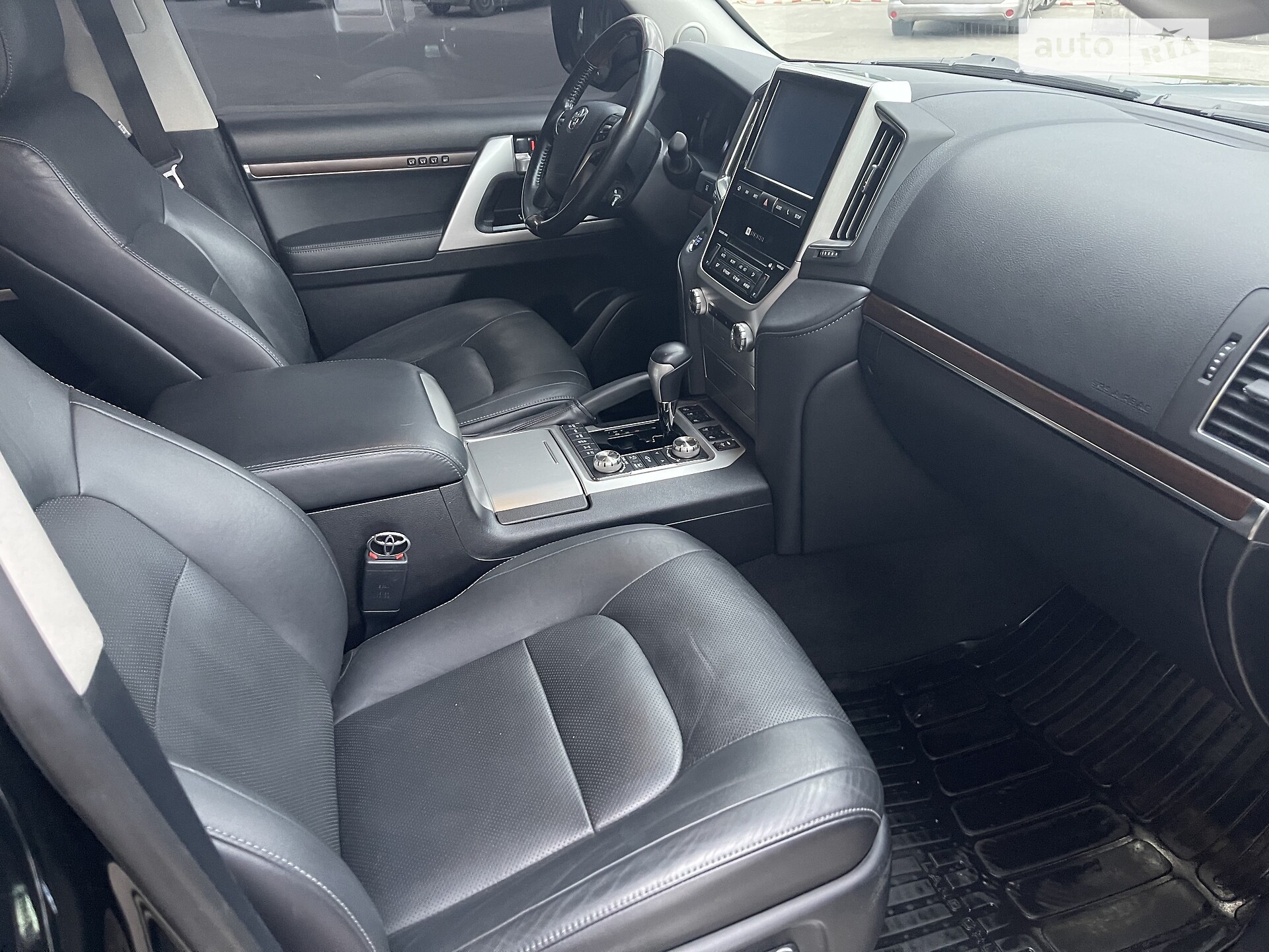 Toyota Land Cruiser 2019 VIN JTMCV02J404275772 фото оголошення 20 з 22