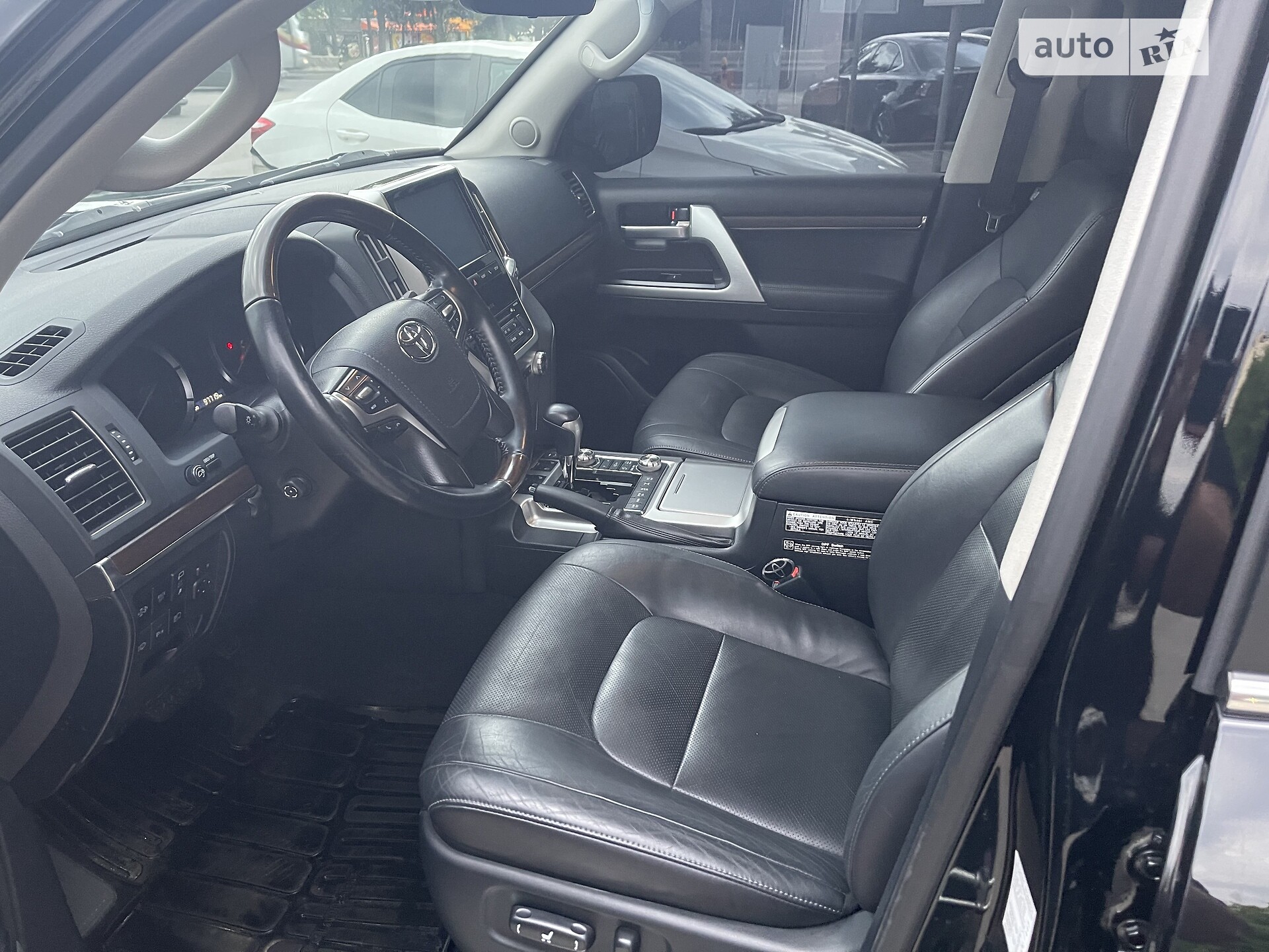 Toyota Land Cruiser 2019 VIN JTMCV02J404275772 фото оголошення 18 з 22