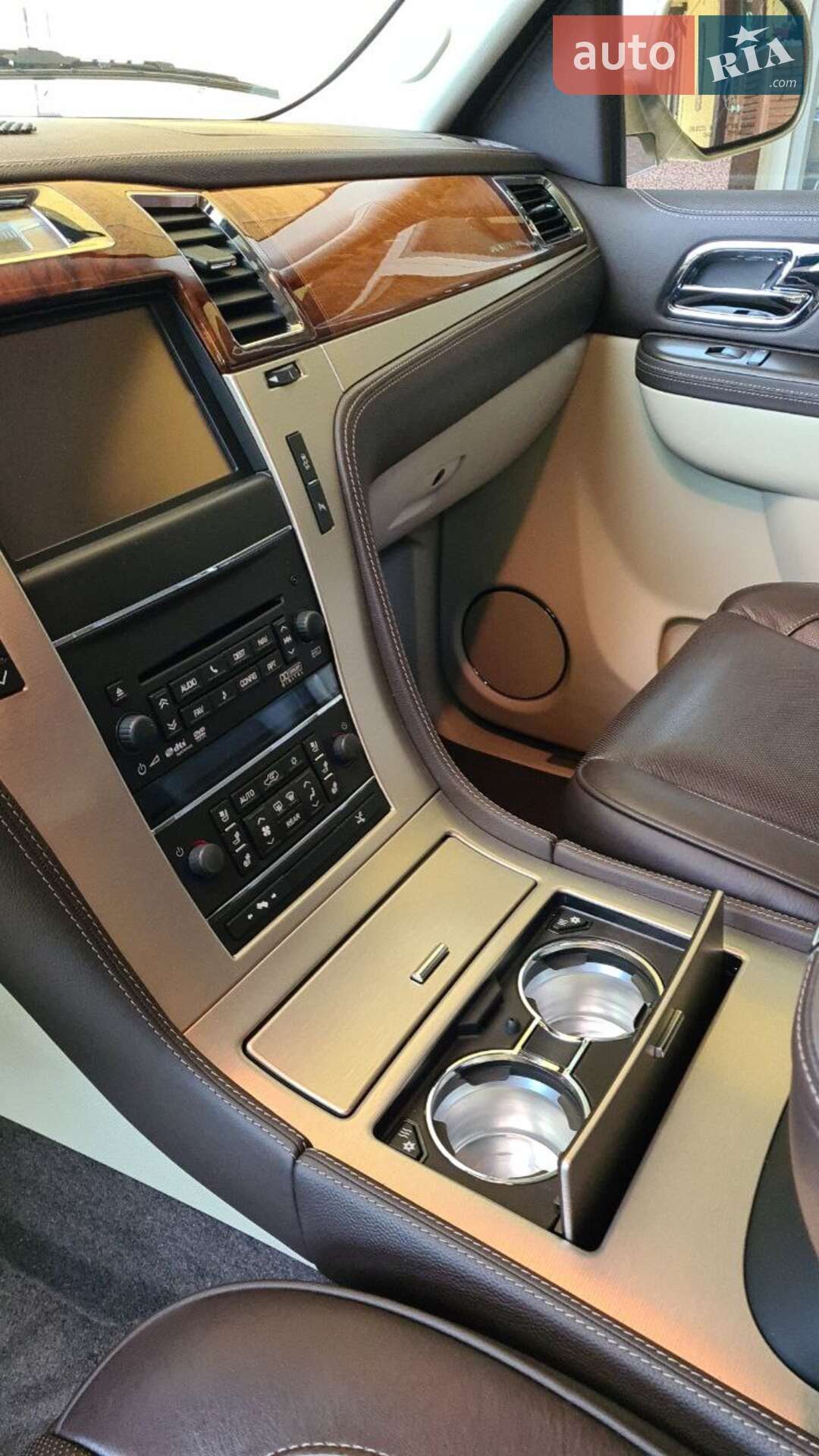 Cadillac Escalade 2013 VIN 1GYS4DEF9DR224770 фото оголошення 17 з 38
