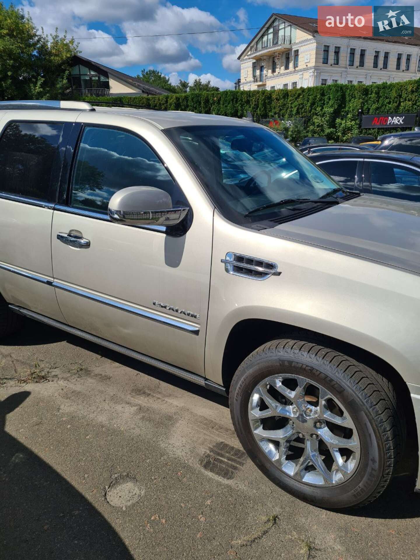 Cadillac Escalade 2013 VIN 1GYS4DEF9DR224770 фото оголошення 10 з 38
