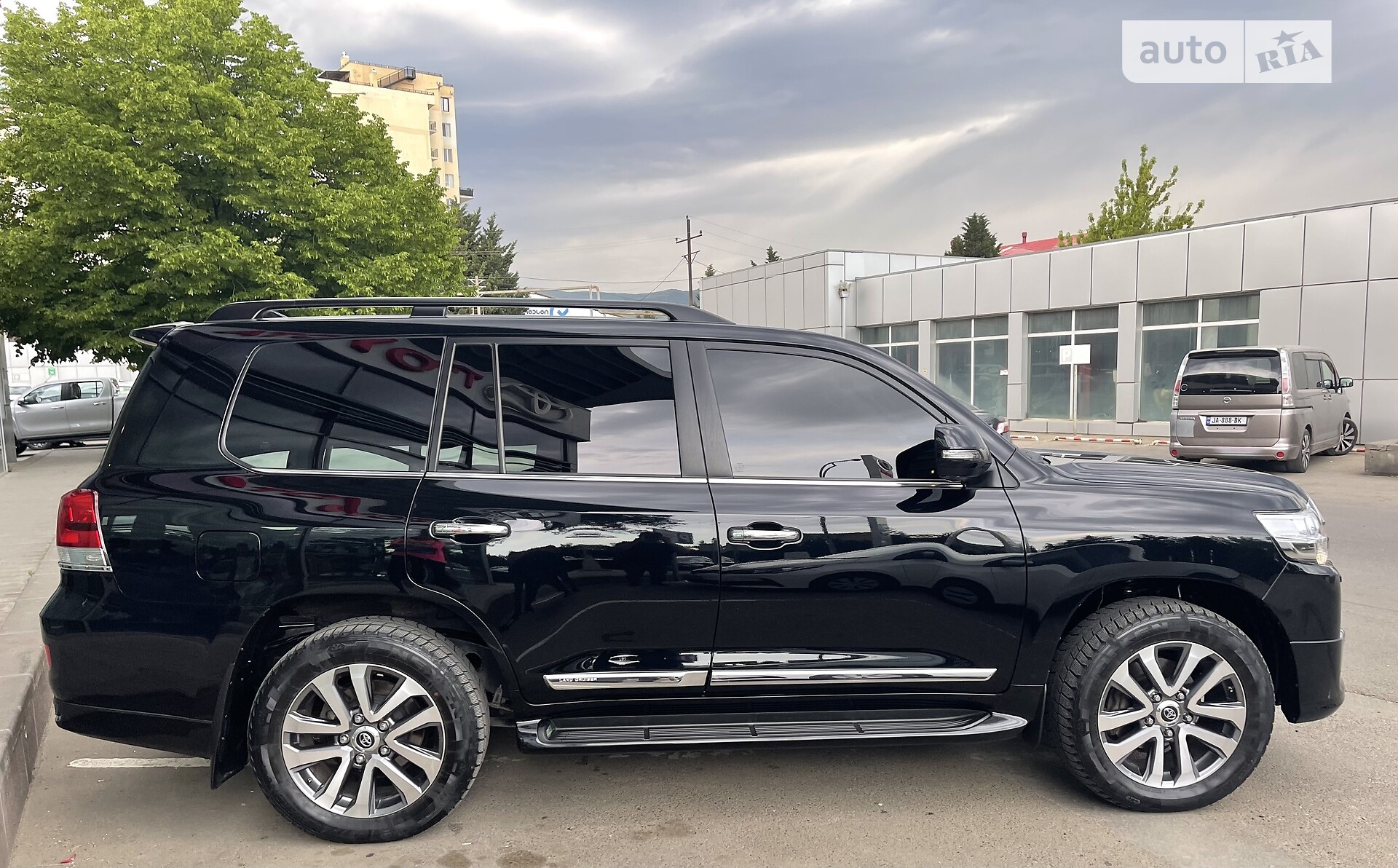 Toyota Land Cruiser 2019 VIN JTMCV02J404275772 фото оголошення 8 з 22