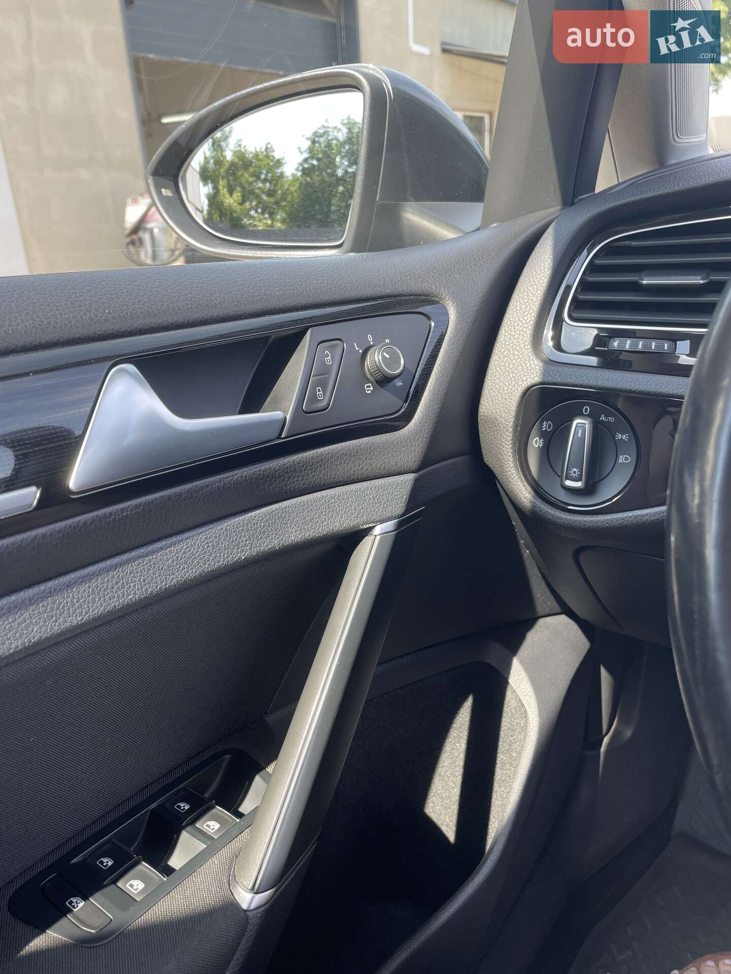 Volkswagen Golf 2017 VIN WVWZZZAUZJP519581 фото оголошення 6 з 12