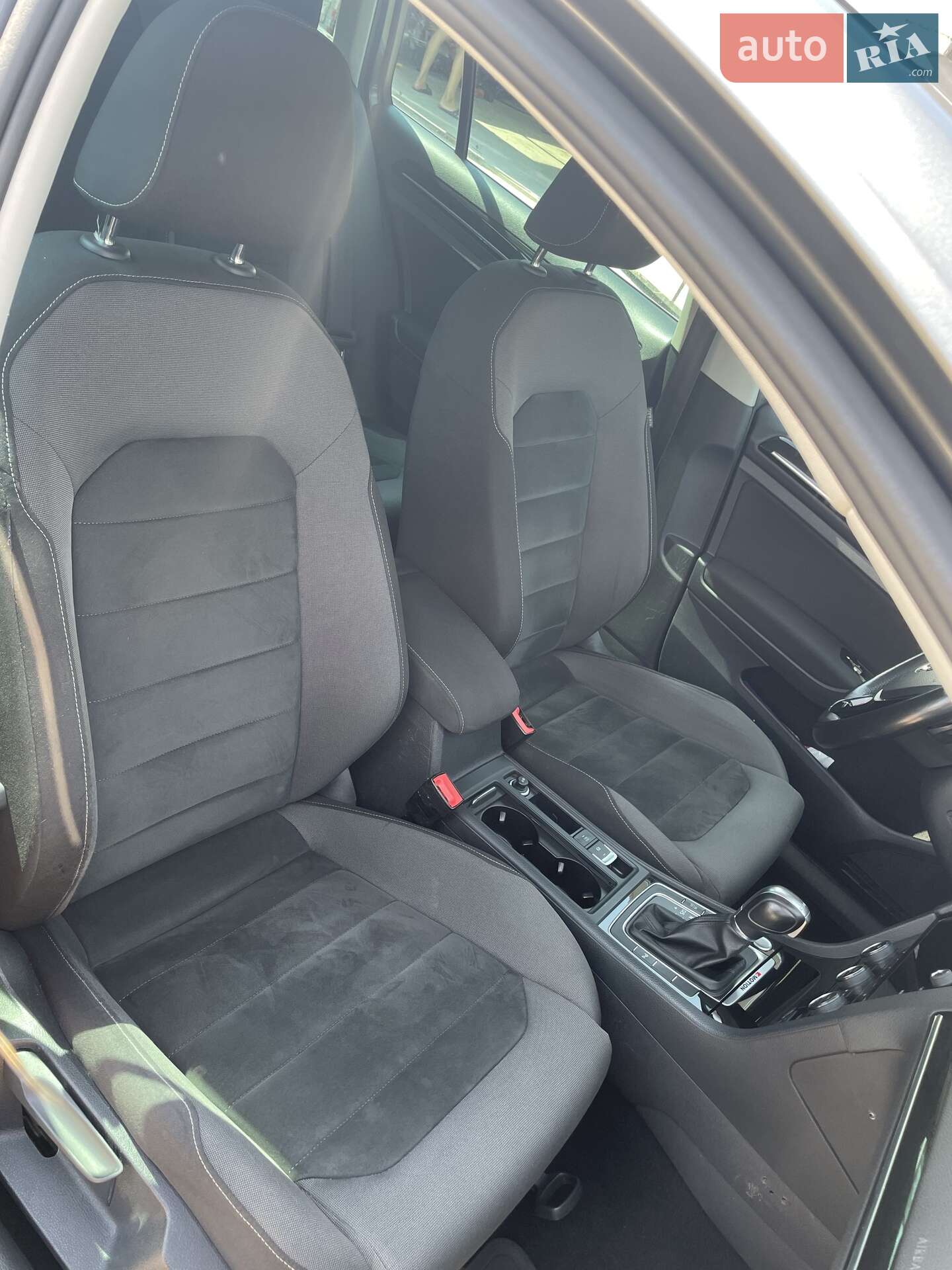 Volkswagen Golf 2017 VIN WVWZZZAUZJP519581 фото оголошення 10 з 12