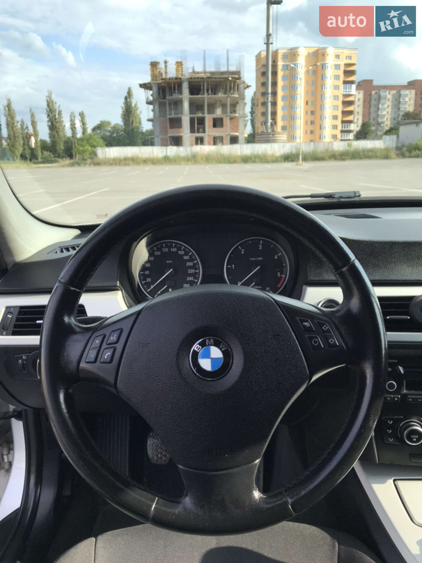 BMW 3 Series 2010 VIN WBAUY51040A888782 фото оголошення 10 з 15