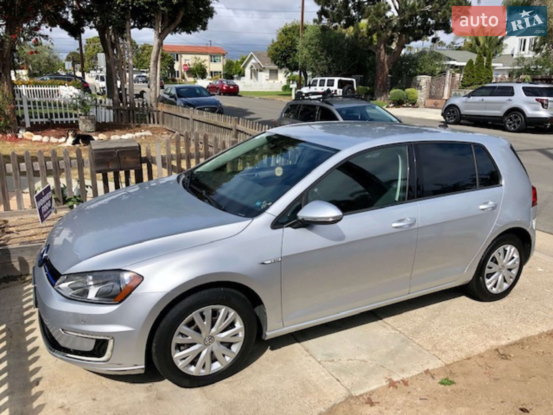 Volkswagen e-Golf 2014 VIN WVWKP7AU4FW905474 фото оголошення 2 з 32