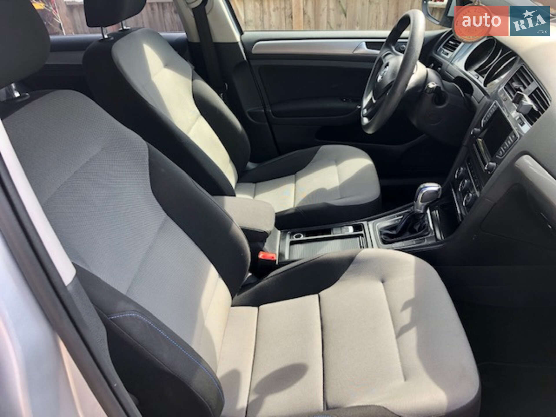 Volkswagen e-Golf 2014 VIN WVWKP7AU4FW905474 фото оголошення 28 з 32