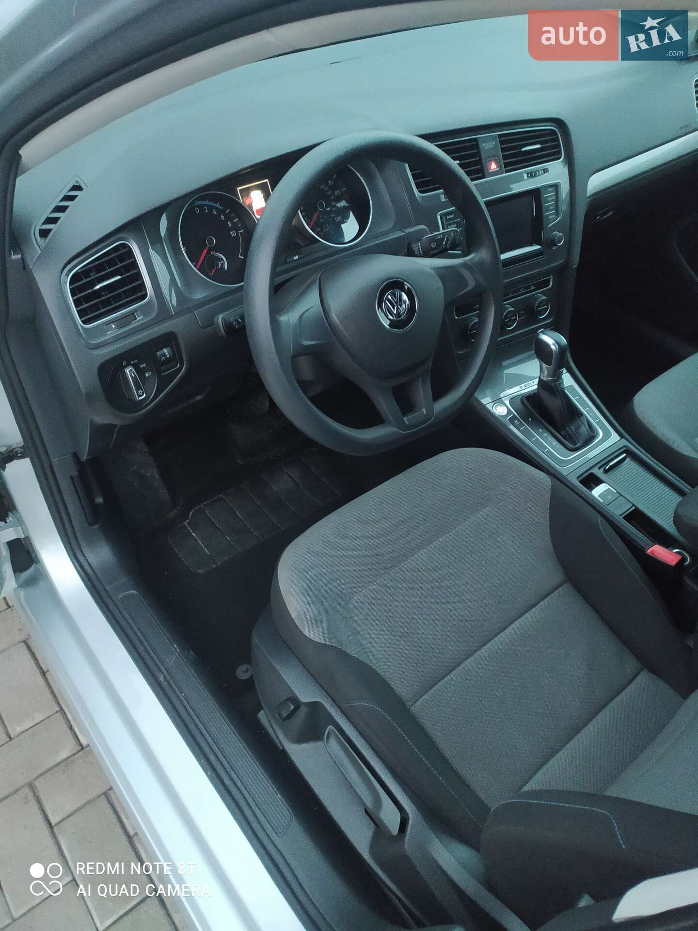 Volkswagen e-Golf 2014 VIN WVWKP7AU4FW905474 фото оголошення 26 з 32