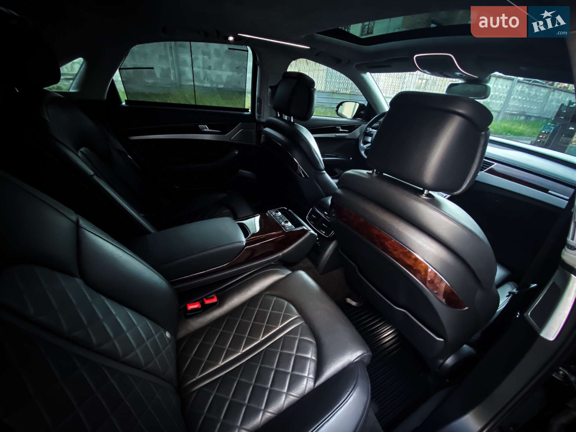 Audi A8 2013 VIN WAUAGAFD9EN003468 фото оголошення 15 з 19