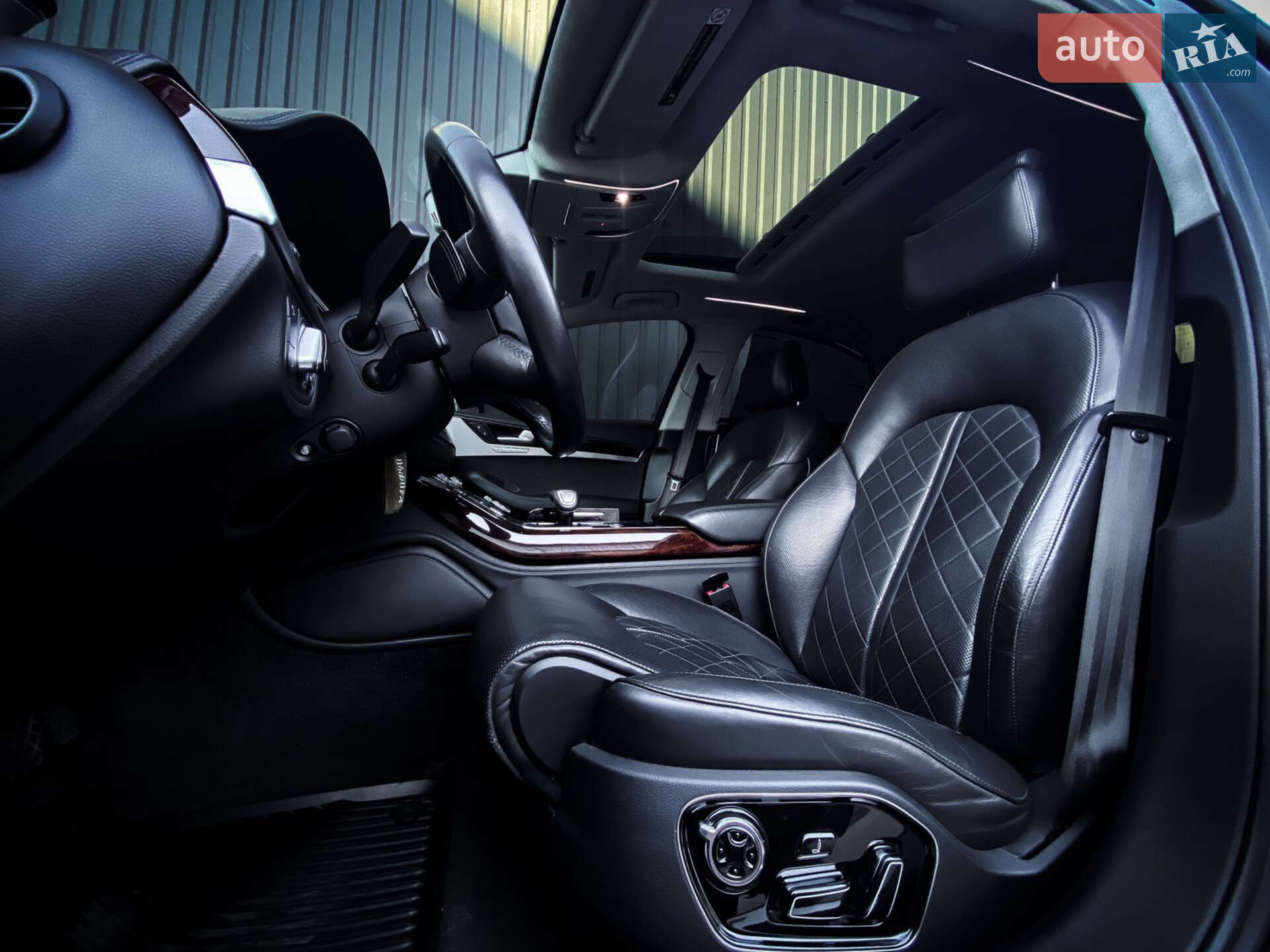 Audi A8 2013 VIN WAUAGAFD9EN003468 фото оголошення 16 з 19