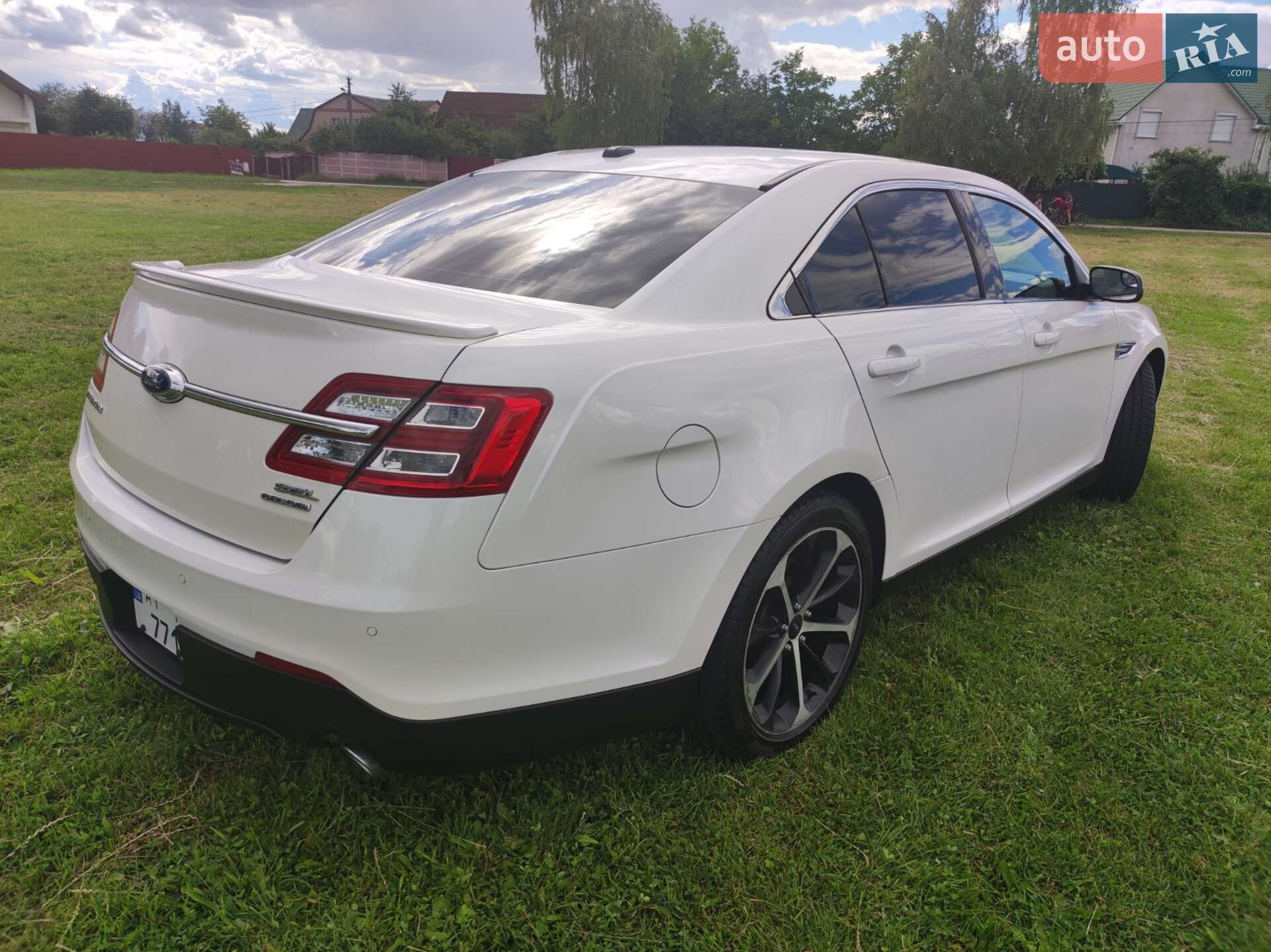Ford Taurus 2015 VIN 1FAHP2E83FG208825 фото оголошення 3 з 22