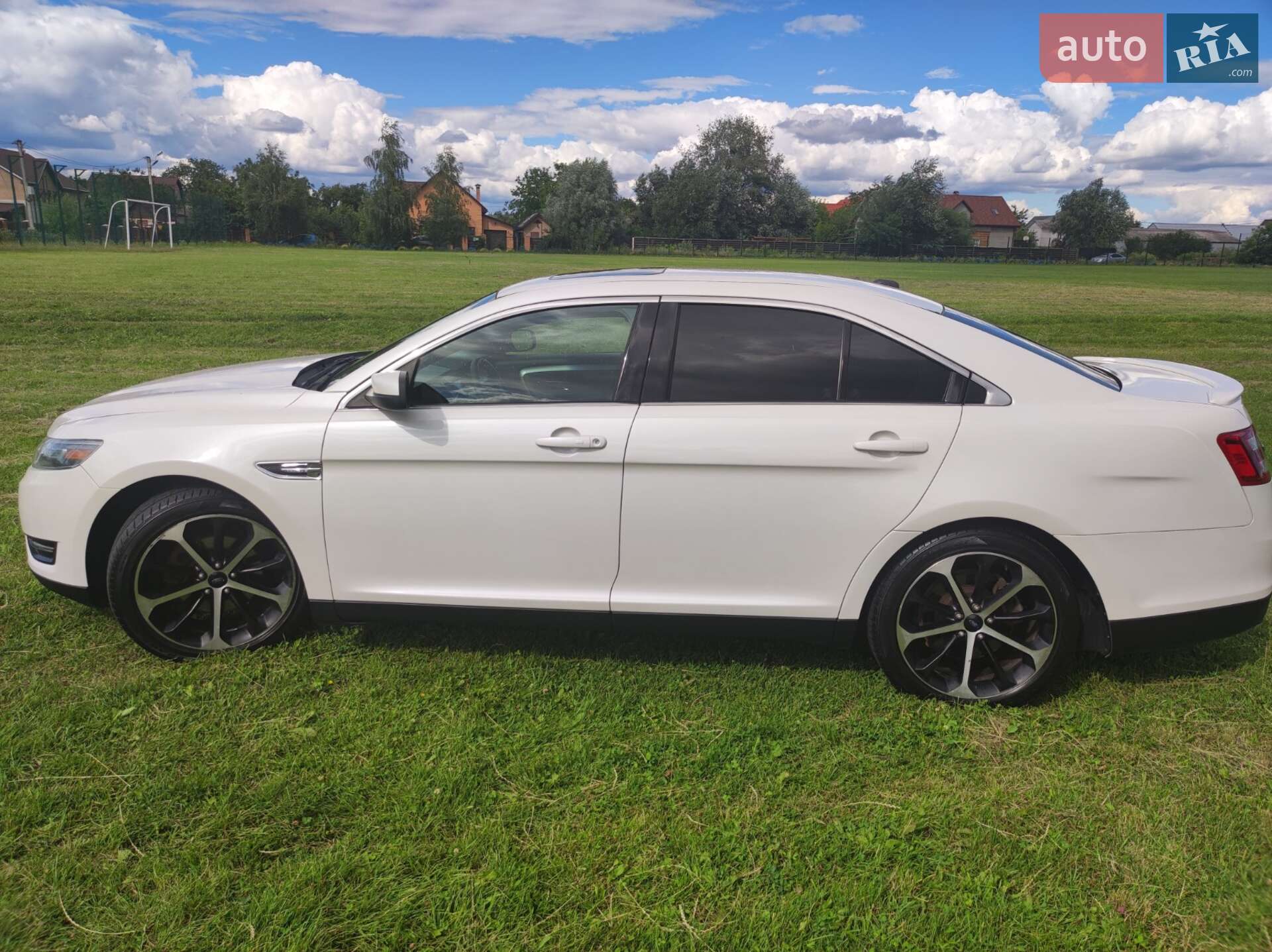Ford Taurus 2015 VIN 1FAHP2E83FG208825 фото оголошення 6 з 22