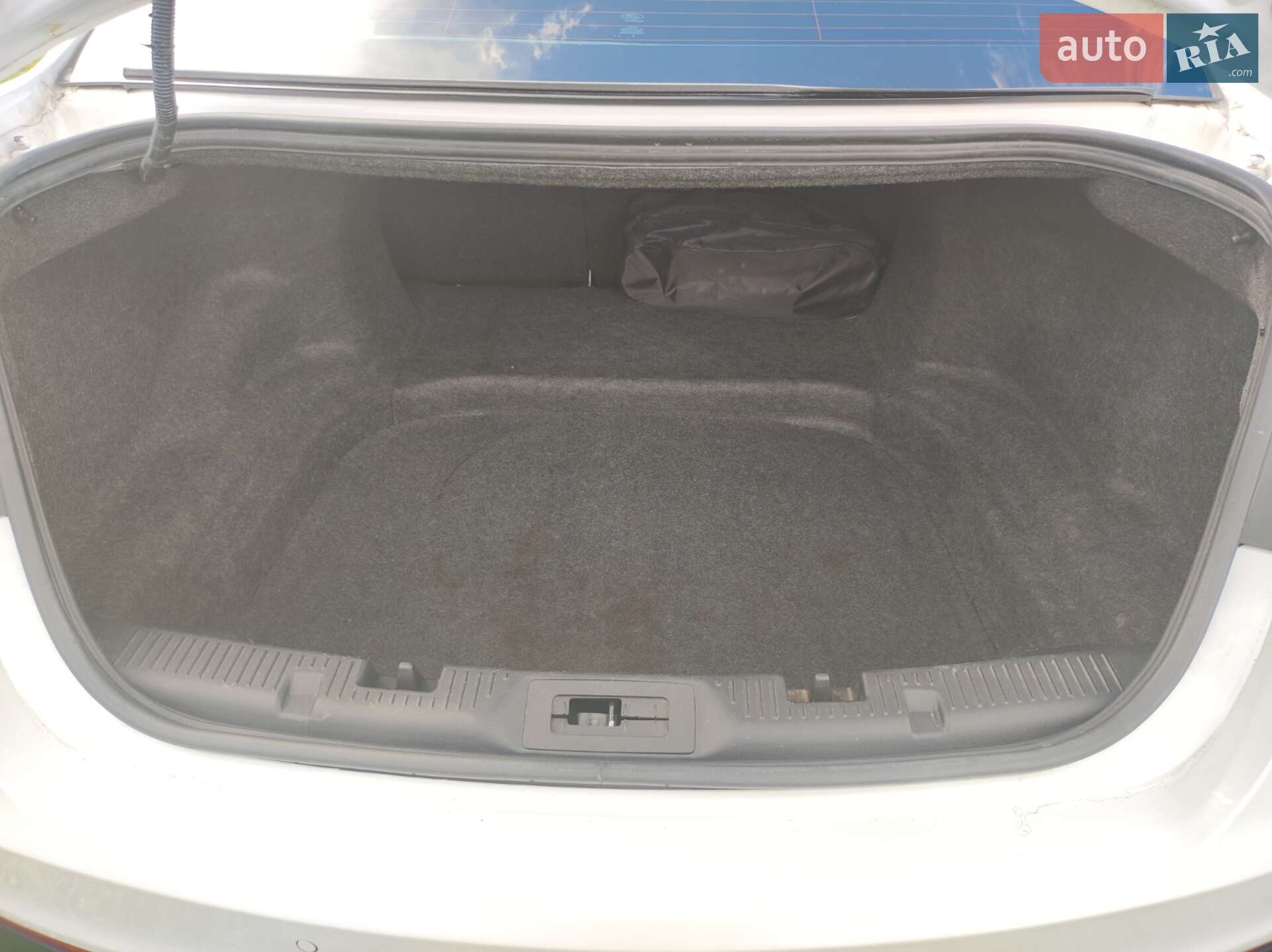 Ford Taurus 2015 VIN 1FAHP2E83FG208825 фото оголошення 14 з 22