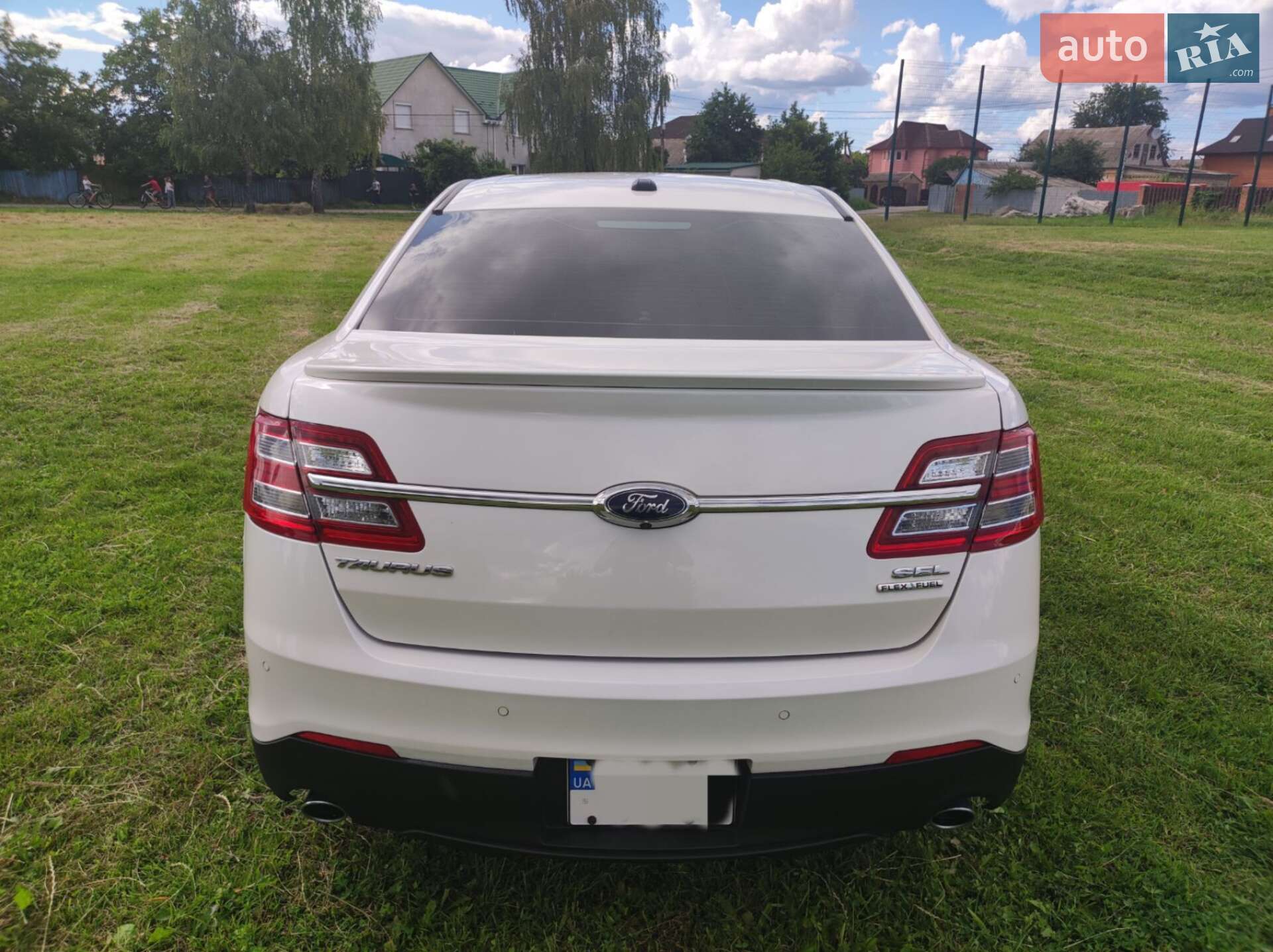 Ford Taurus 2015 VIN 1FAHP2E83FG208825 фото оголошення 9 з 27