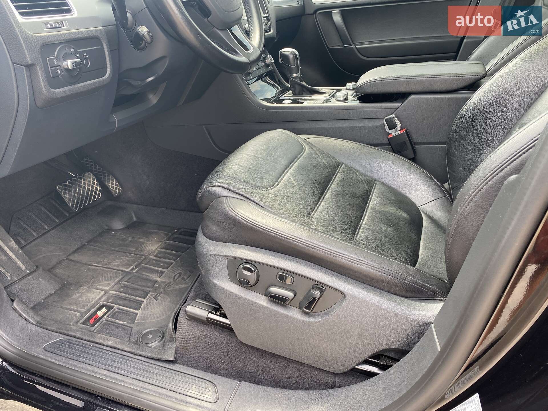 Volkswagen Touareg 2016 VIN WVGZZZ7PZGD030600 фото оголошення 19 з 30