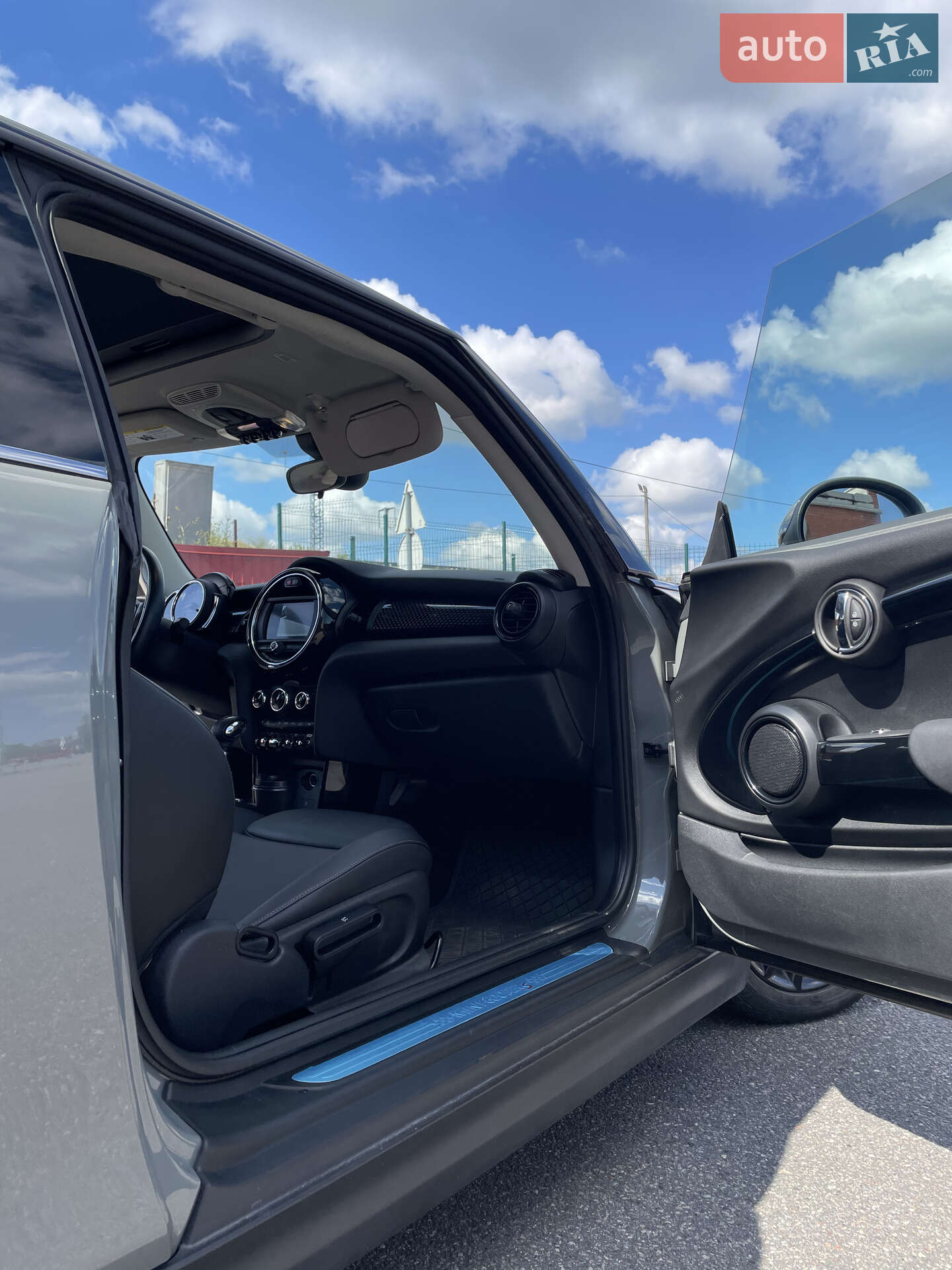 MINI Hatch 2019 VIN WMWXP7C57K2A54350 фото оголошення 2 з 22
