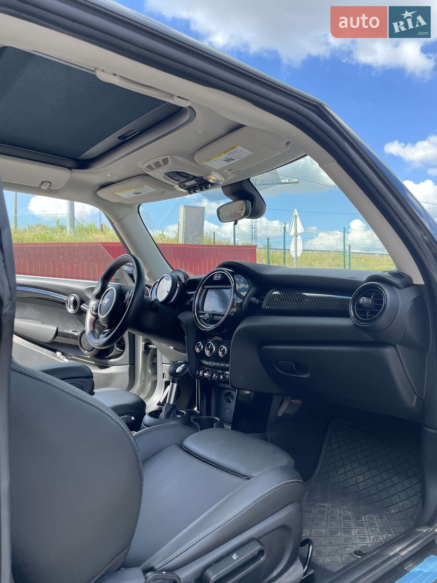 MINI Hatch 2019 VIN WMWXP7C57K2A54350 фото оголошення 4 з 22