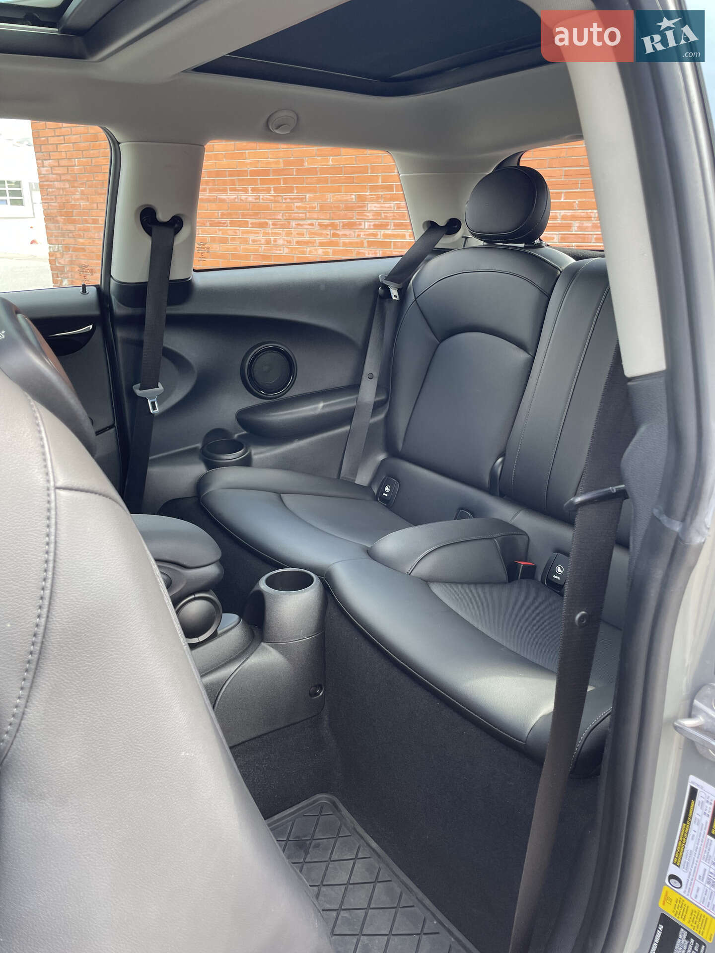 MINI Hatch 2019 VIN WMWXP7C57K2A54350 фото оголошення 10 з 22