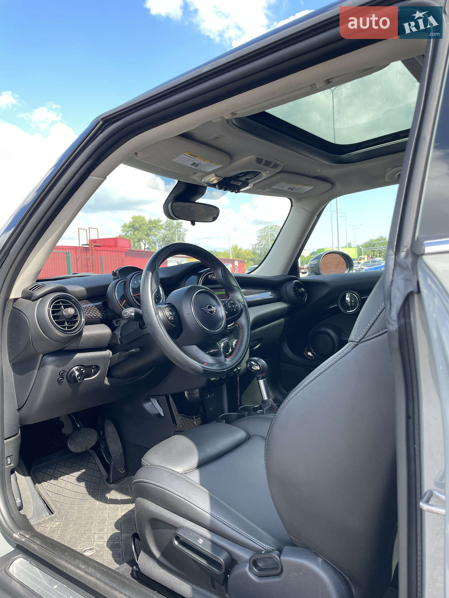 MINI Hatch 2019 VIN WMWXP7C57K2A54350 фото оголошення 12 з 22