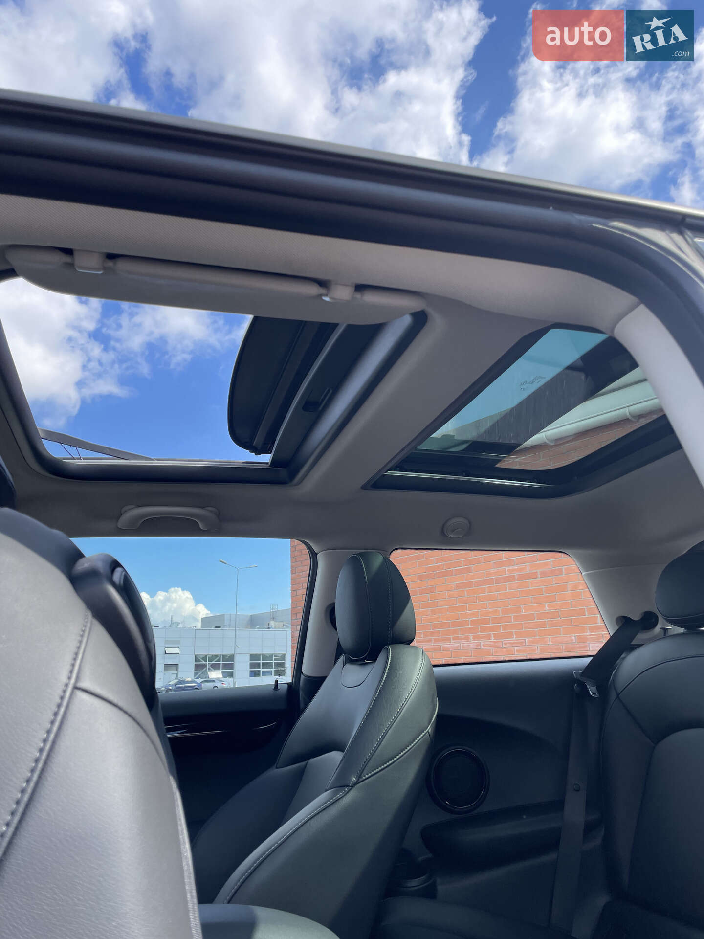 MINI Hatch 2019 VIN WMWXP7C57K2A54350 фото оголошення 18 з 22