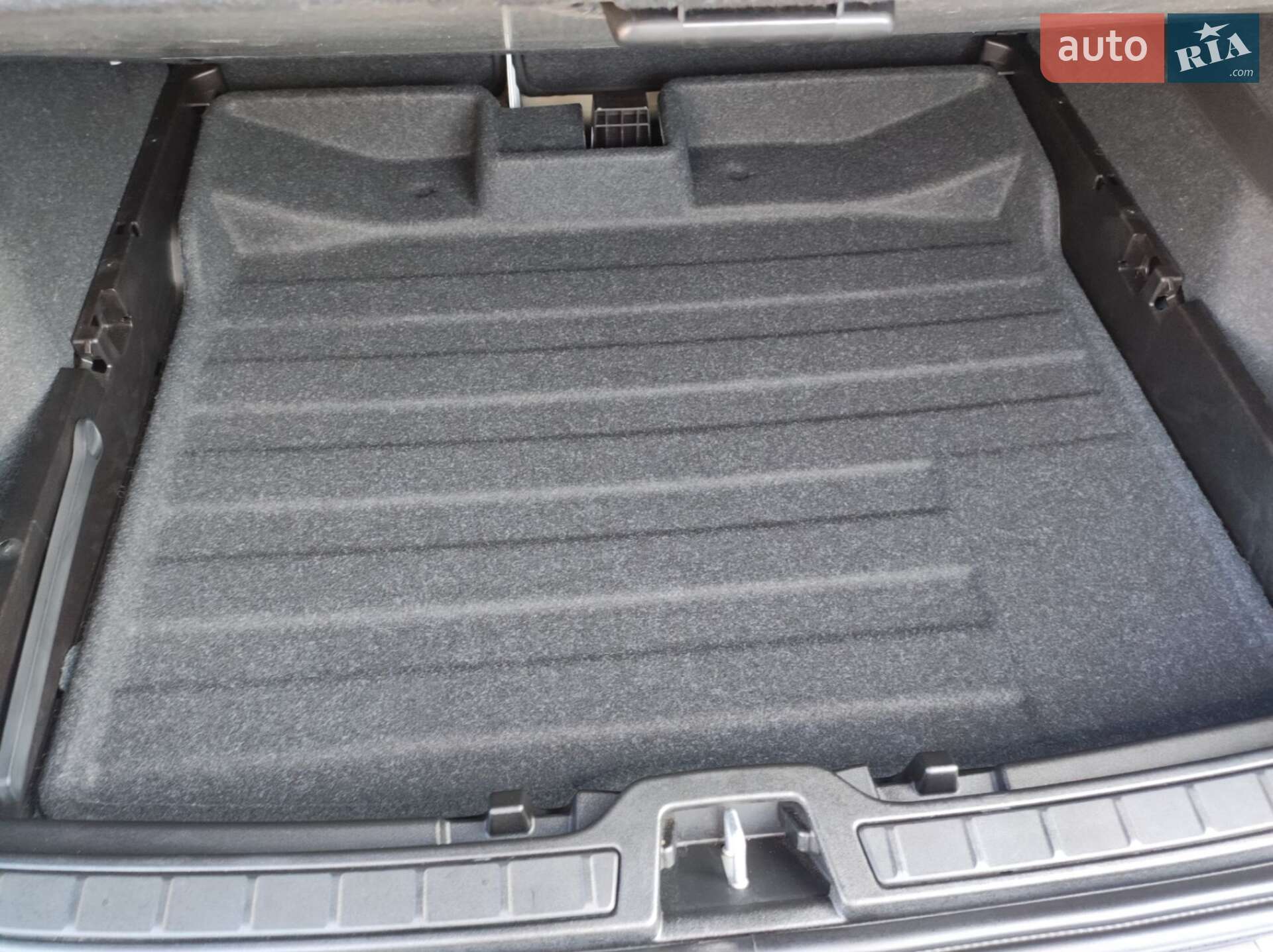 Volvo XC40 2019 VIN YV4AC2HK9L2224824 фото оголошення 26 з 33