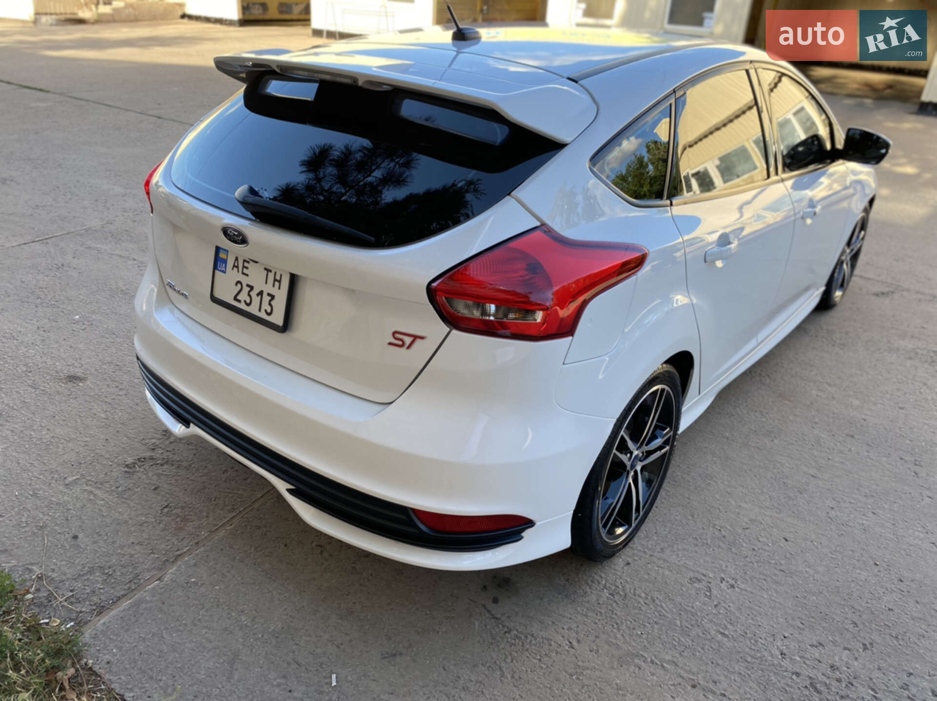 Ford Focus 2018 VIN 1FADP3L91JL322631 фото оголошення 11 з 29