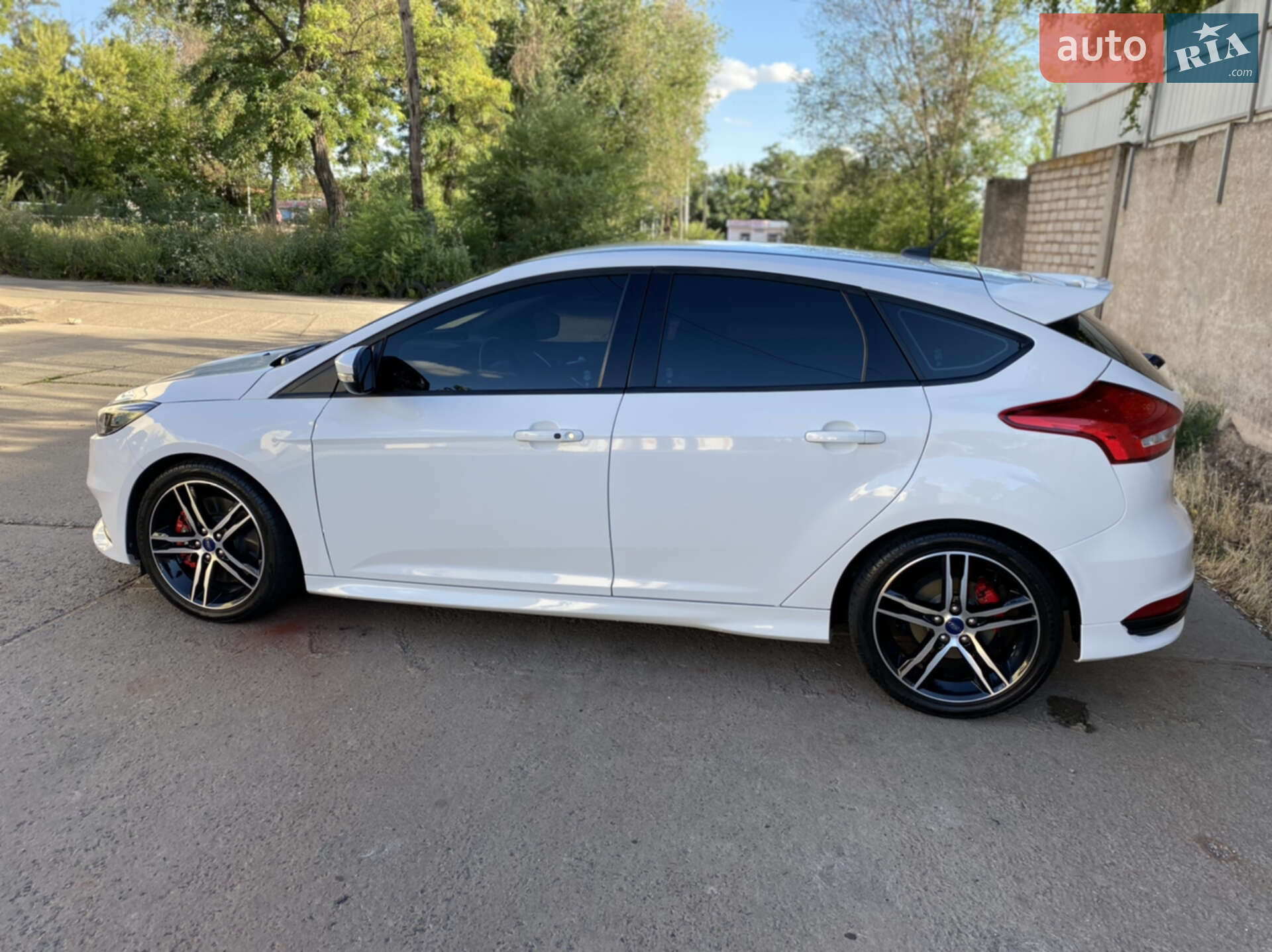 Ford Focus 2018 VIN 1FADP3L91JL322631 фото оголошення 12 з 29