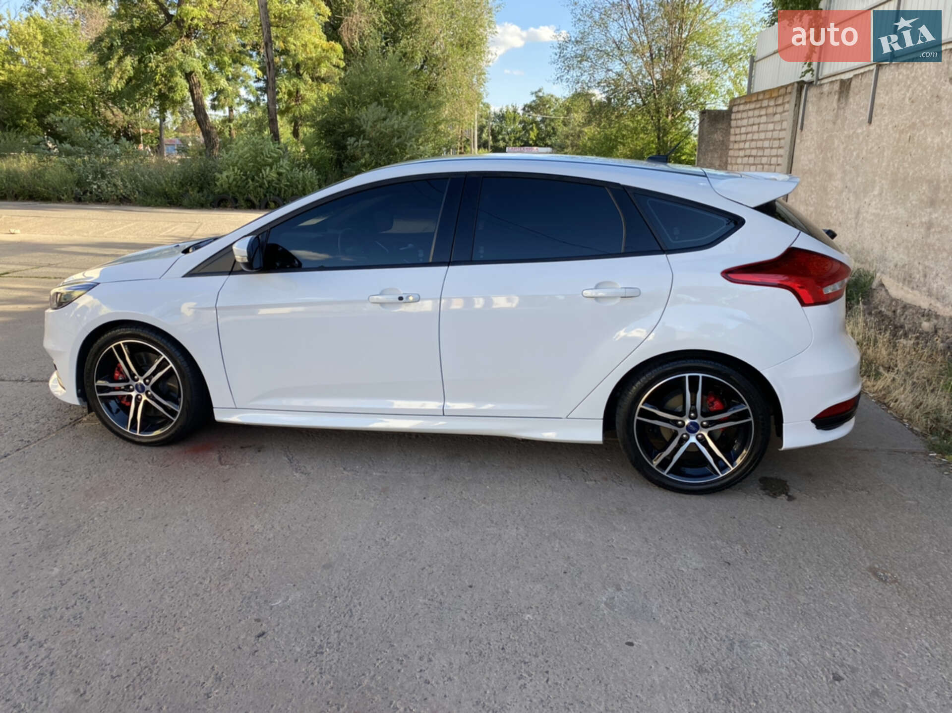 Ford Focus 2018 VIN 1FADP3L91JL322631 фото оголошення 13 з 29