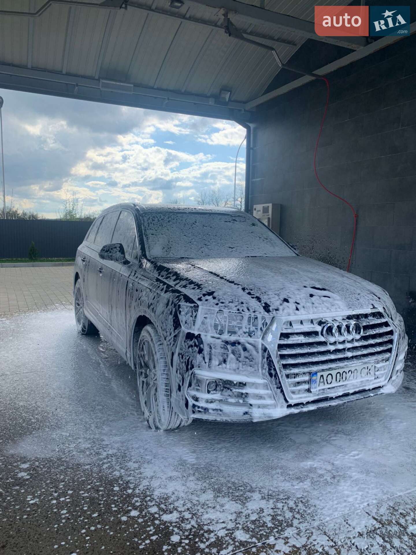 Audi Q7 2018 VIN WAUZZZ4M0JD039323 фото оголошення 4 з 10