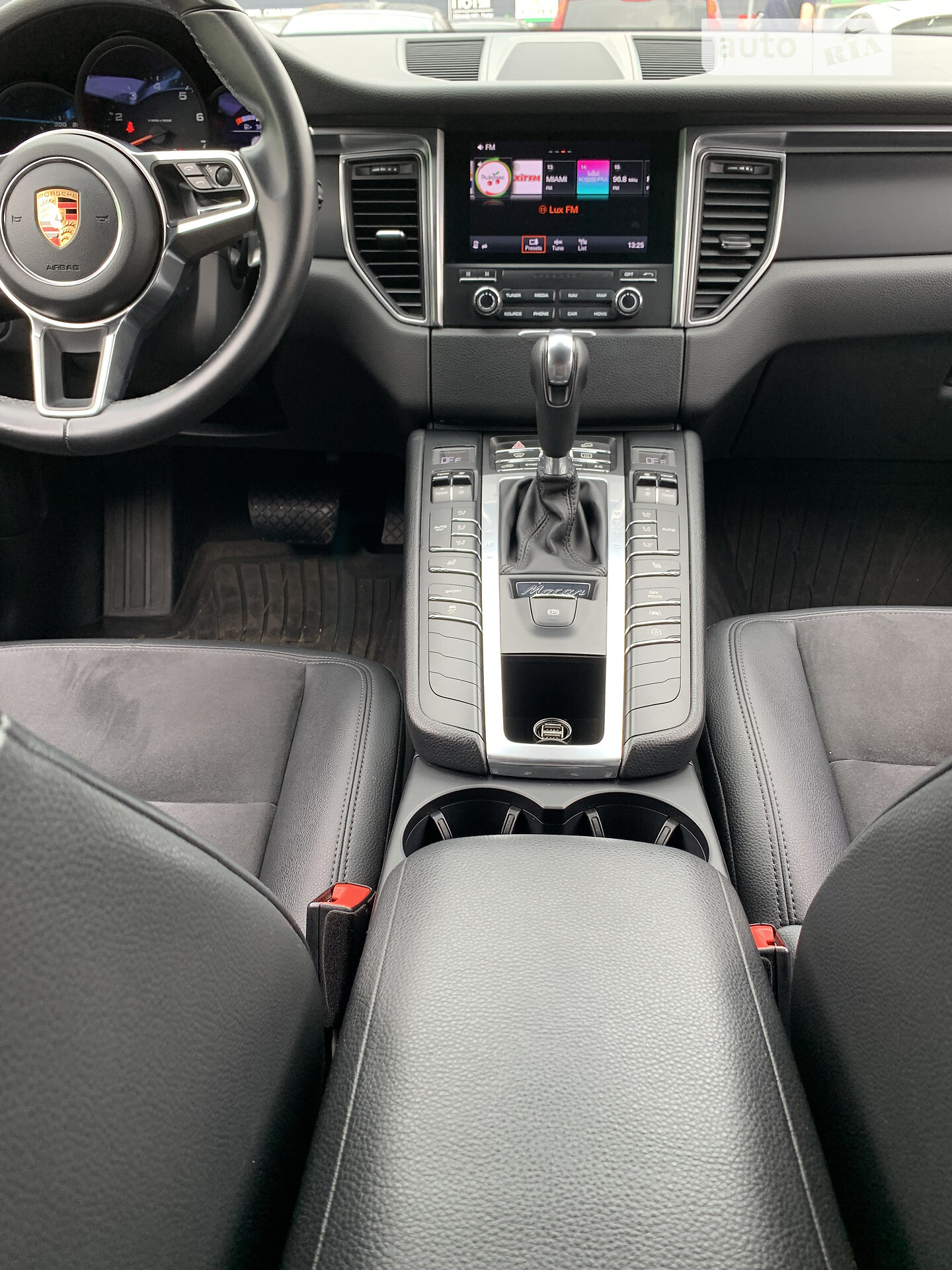 Porsche Macan 2017 VIN WP1ZZZ95ZJLB01760 фото оголошення 2 з 20