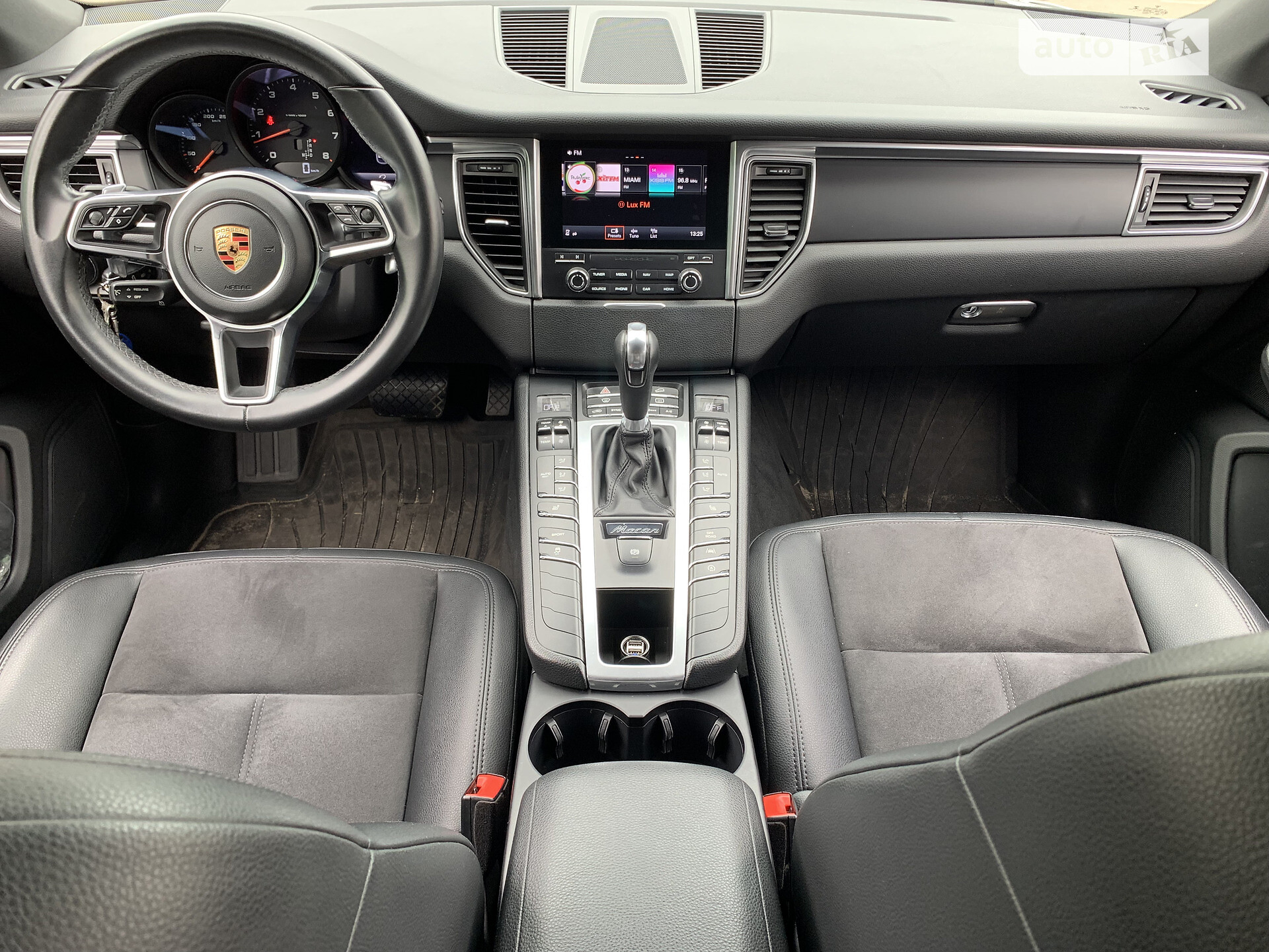 Porsche Macan 2017 VIN WP1ZZZ95ZJLB01760 фото оголошення 4 з 20