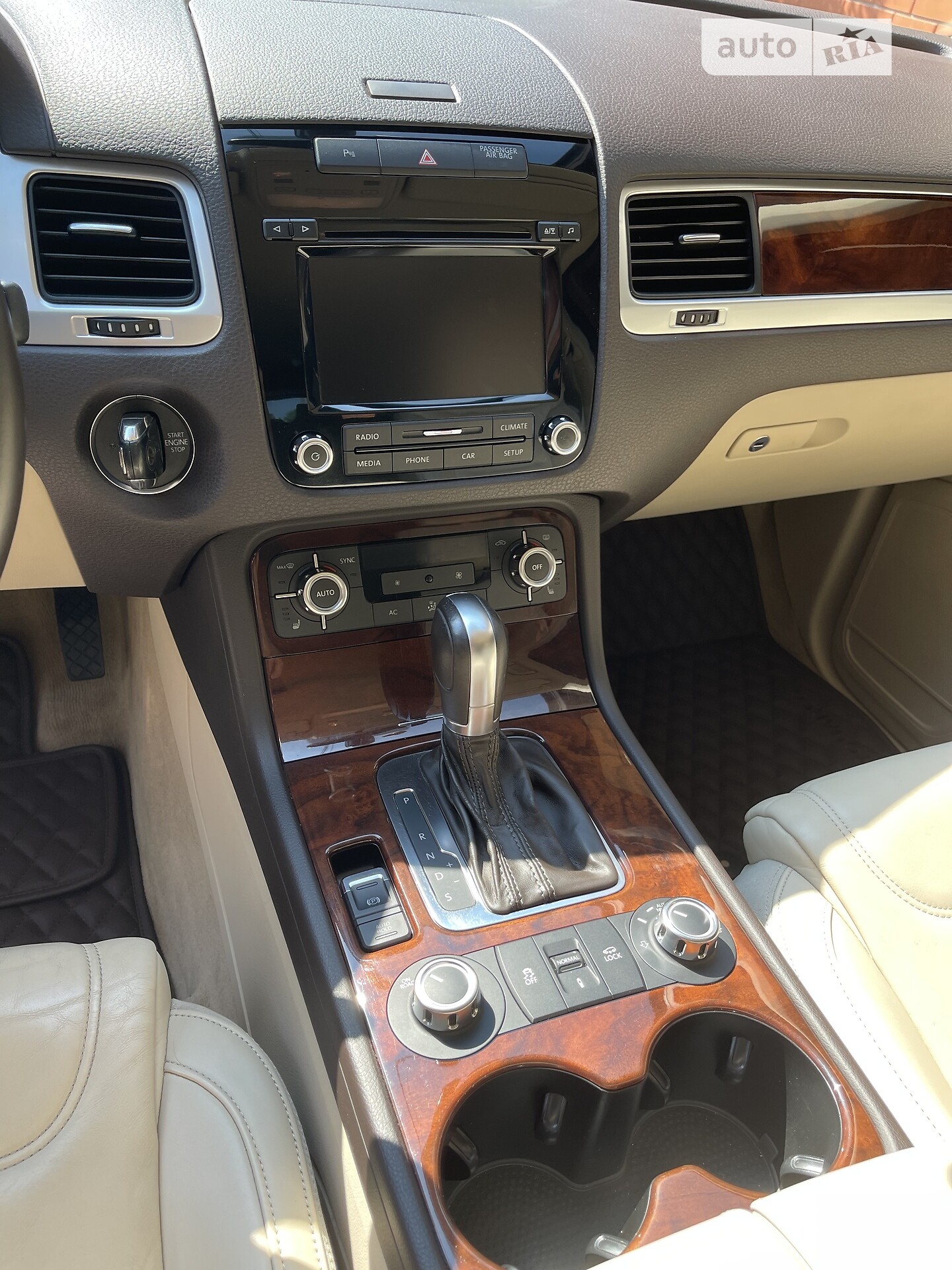 Volkswagen Touareg 2011 VIN WVGZZZ7PZCD002384 фото оголошення 11 з 15