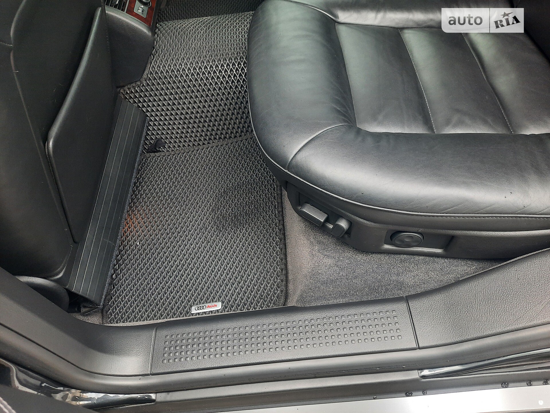 Audi A8 2002 VIN WAUZZZ4DX3N000817 фото оголошення 14 з 95