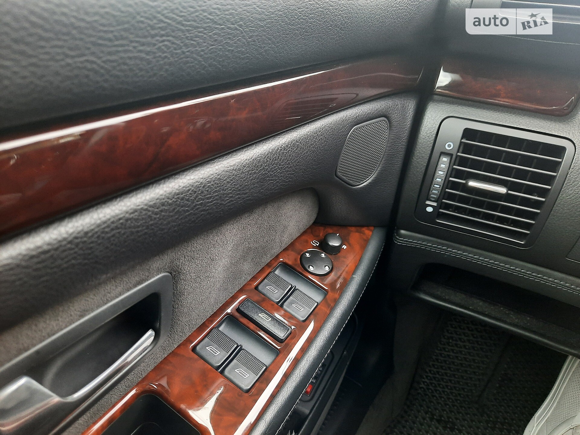 Audi A8 2002 VIN WAUZZZ4DX3N000817 фото оголошення 12 з 95
