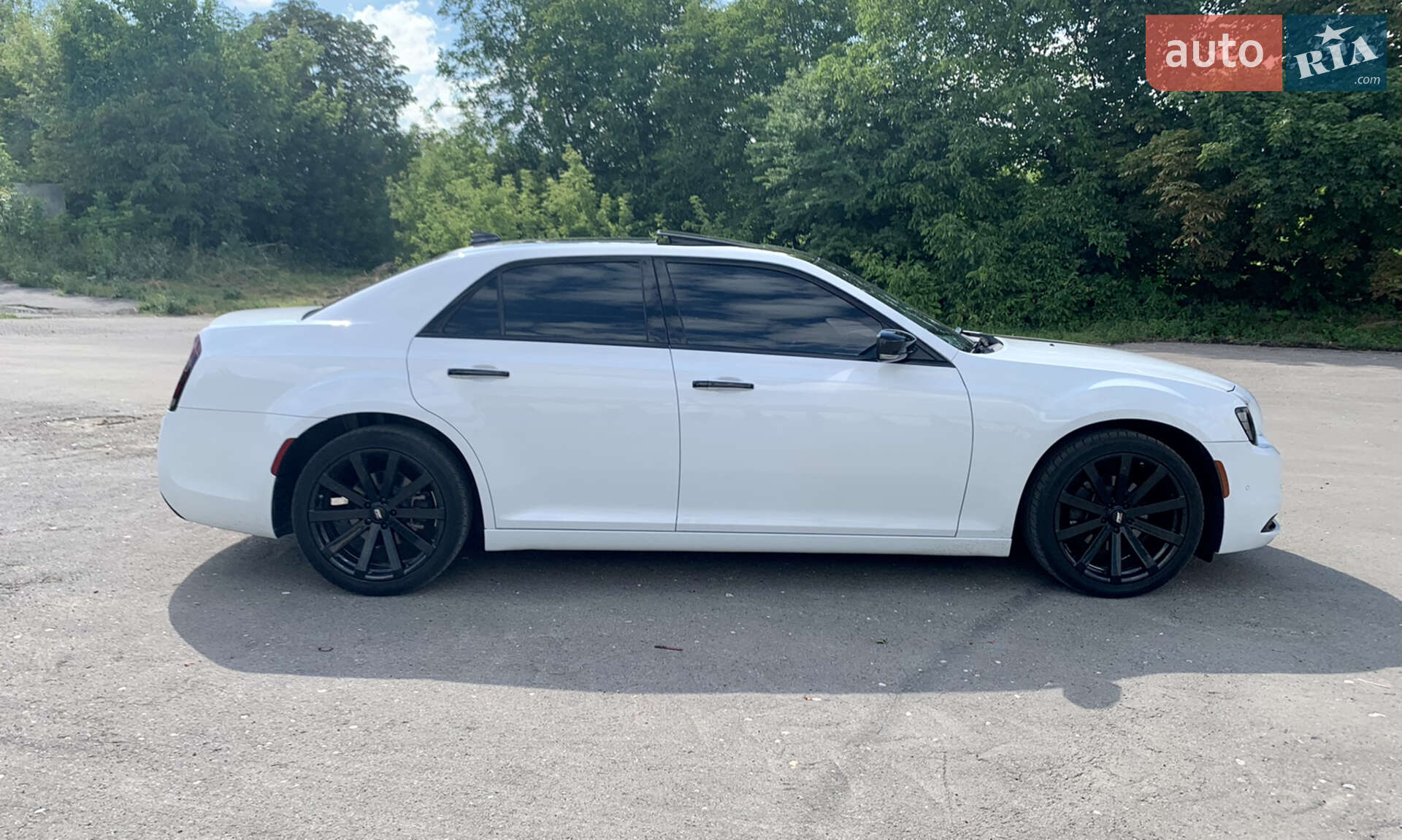 Chrysler 300 S 2018 VIN 2C3CCABG9JH234885 фото оголошення 4 з 76