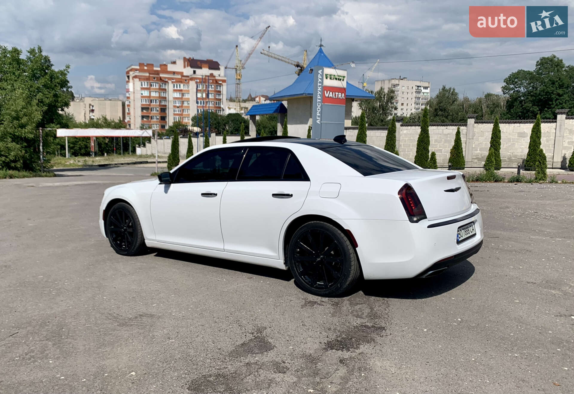 Chrysler 300 S 2018 VIN 2C3CCABG9JH234885 фото оголошення 6 з 76